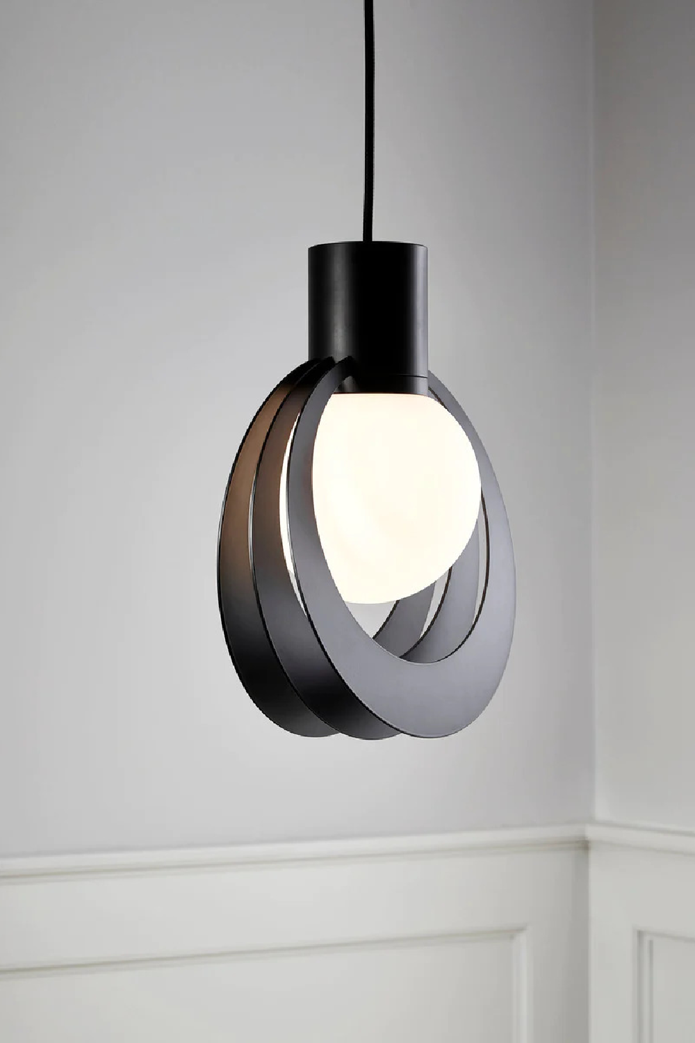 Modern Architectural Pendant Lamp M | WOUD Lunar、mySite、neckold