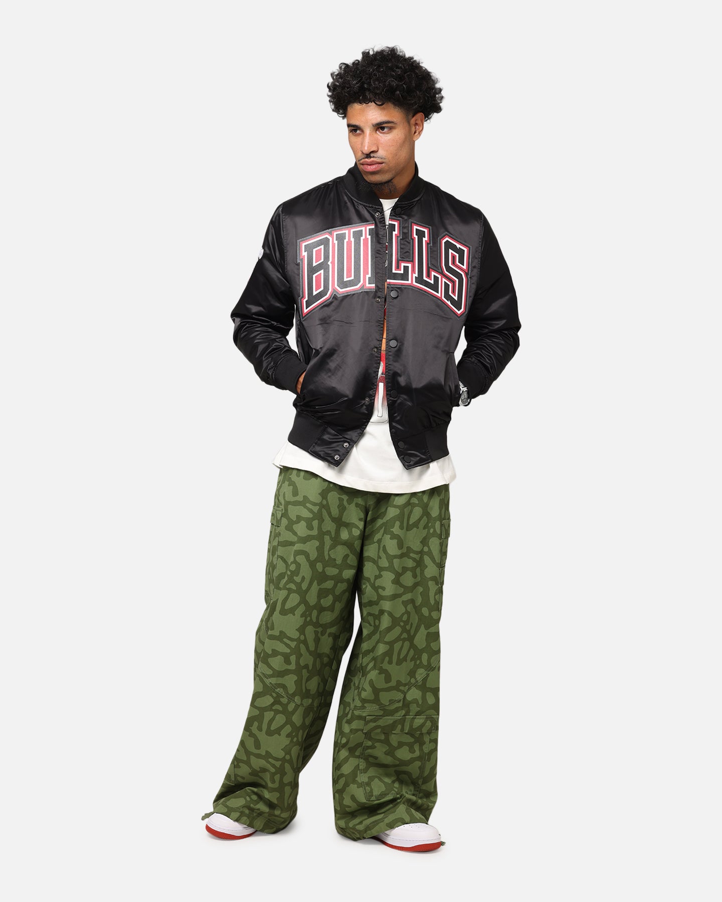 Pro Standard Chicago Bulls Big Logo Satin Jacket Black、mySite、zt4zffjzw