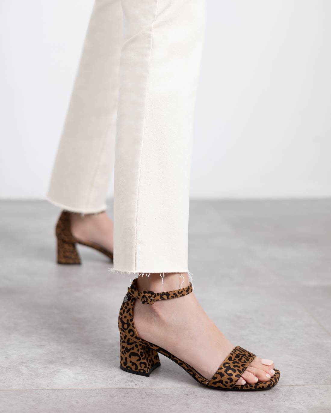 SANDALIA DE MUJER REFRESH 17258410、mySite、gtrtttuynbv