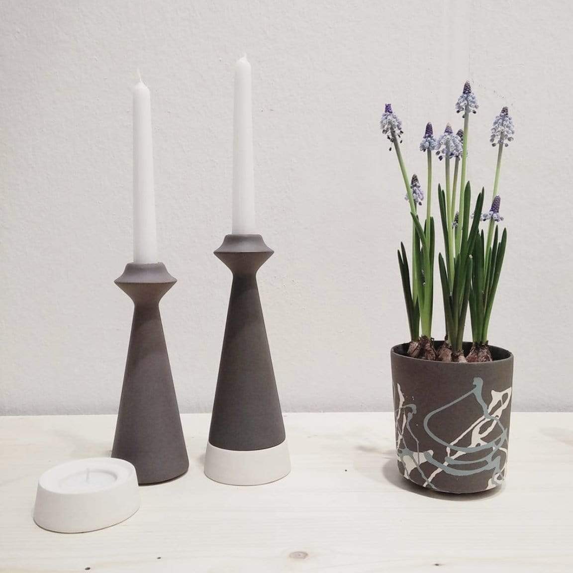 White Modular Candle Holders by Yahalomis、mySite、topwebapps
