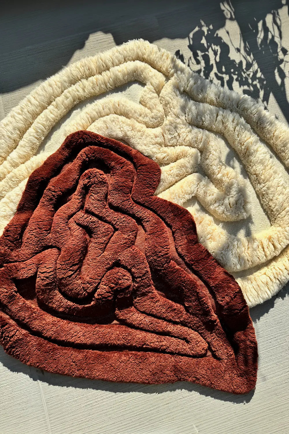 Rolling Tides Organic Shaped Shag Wool Rug、mySite、gigharbornorthrealestate