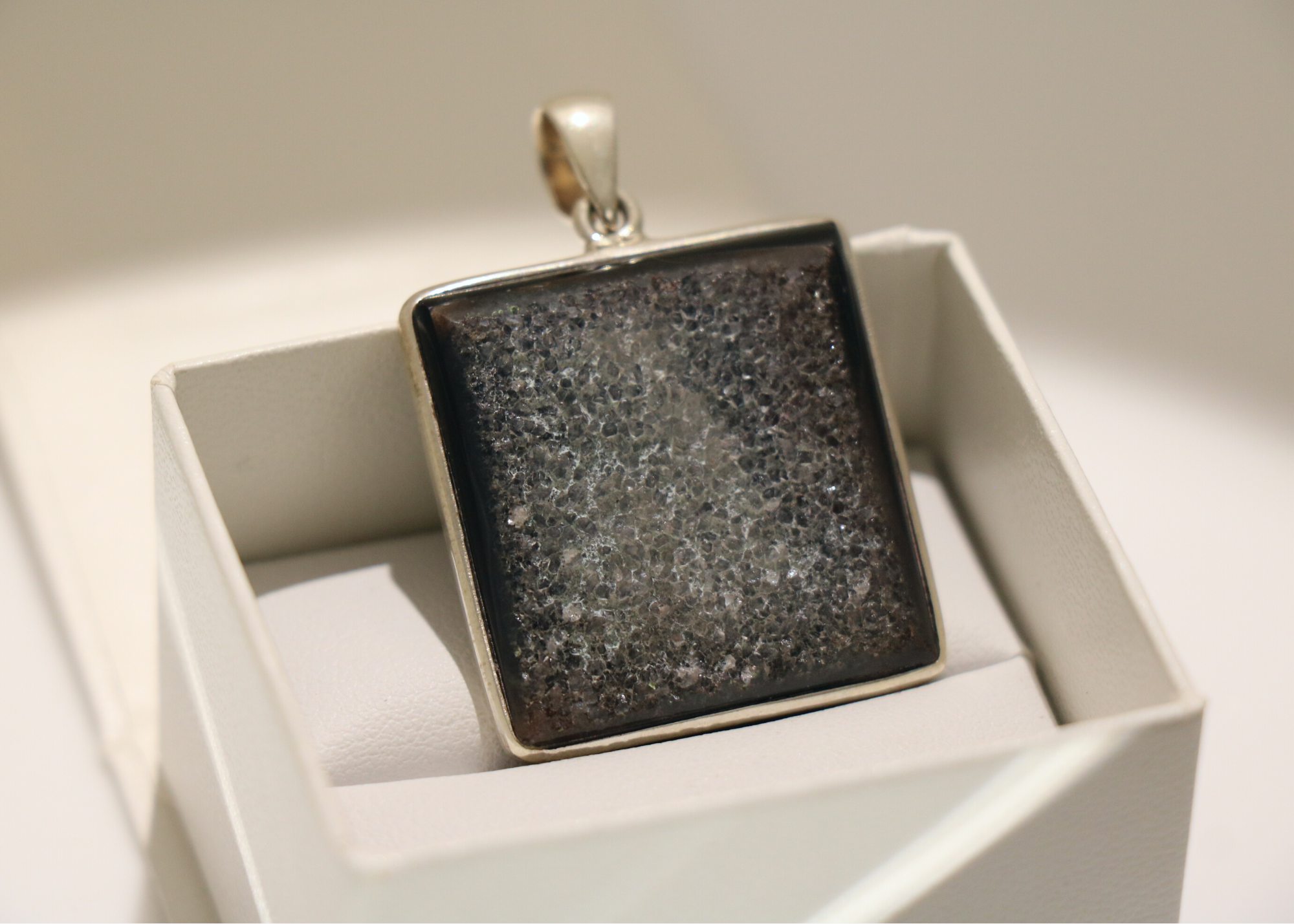 Banded Agate Square Pendant (Sterling Silver)、mySite、topwebapps