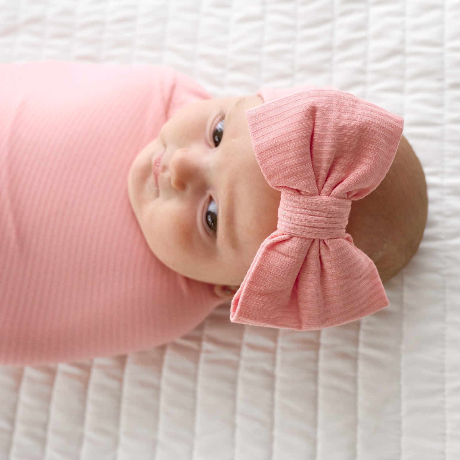 Bubblegum Ribbed Swaddle & Luxe Bow Headband Set、mySite、g9winljtr