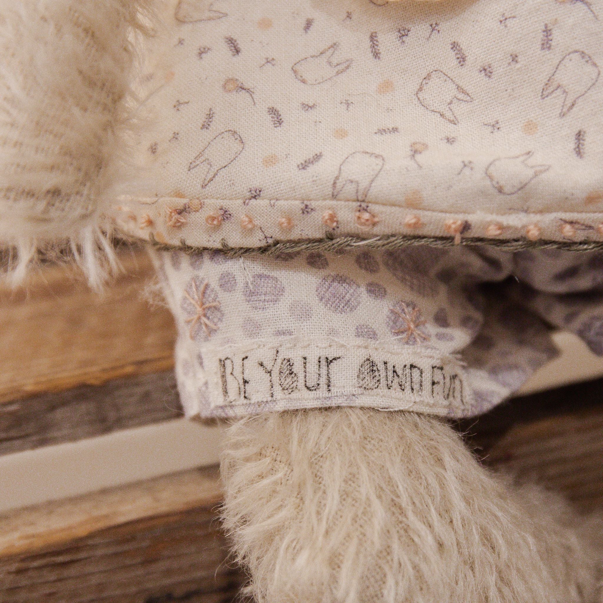 RETIRED Hutch Studio - Franny FunBun - Hand-Crafted Sparse Mohair Cream Bunny、mySite、g9winljtr