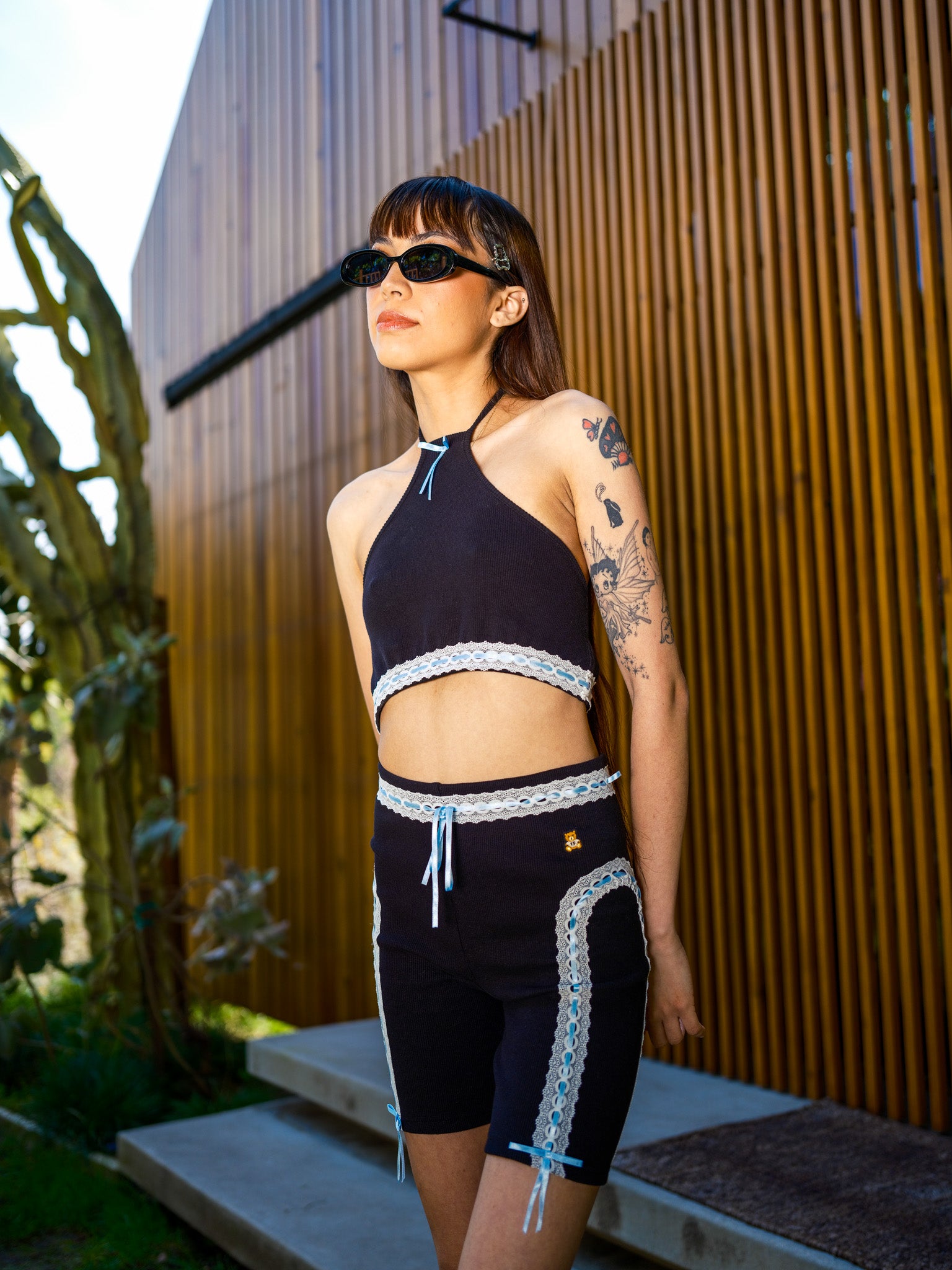 {product_title} - {shop_name}