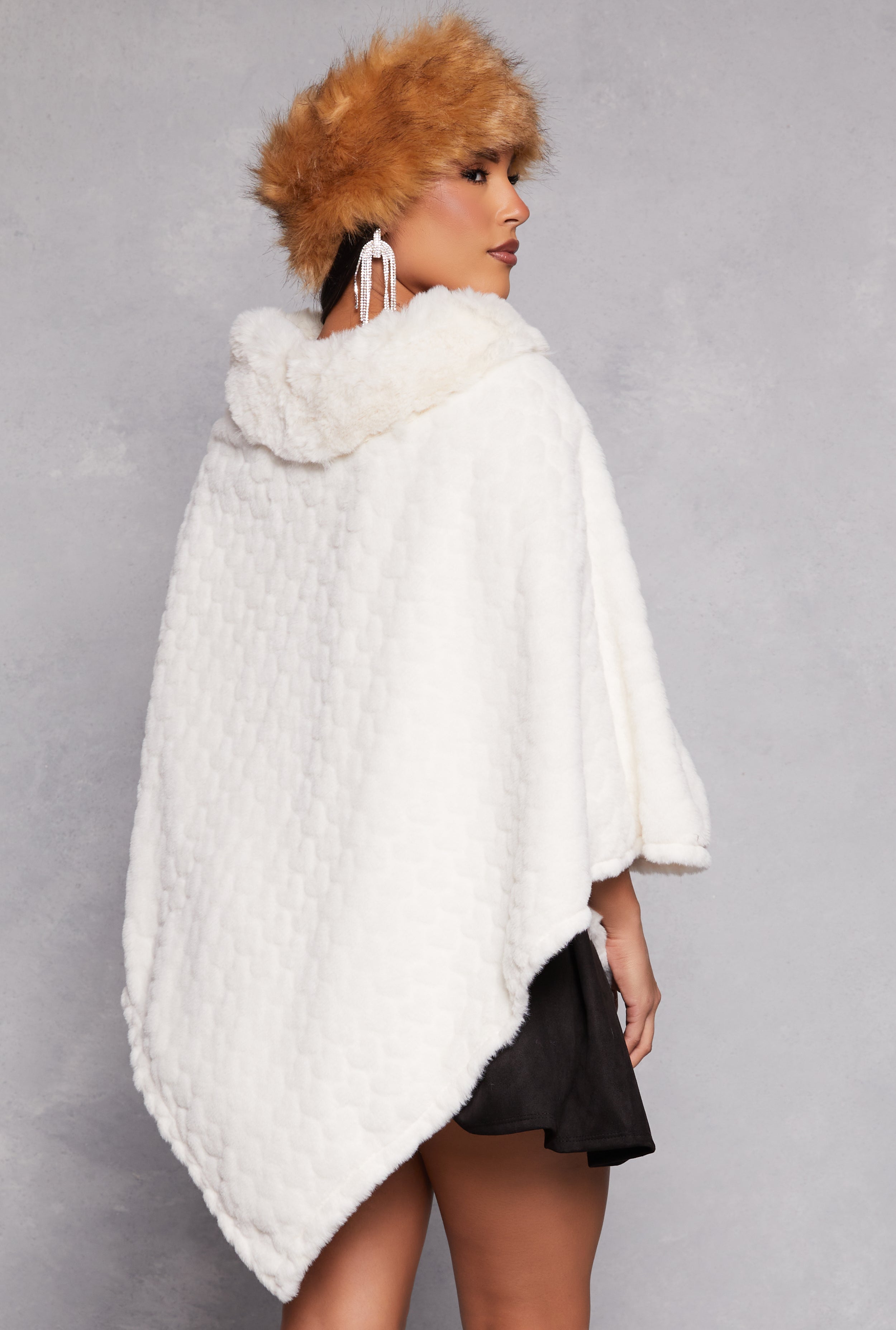 Heart Patterned Faux Fur Poncho、mySite、camillekostekn