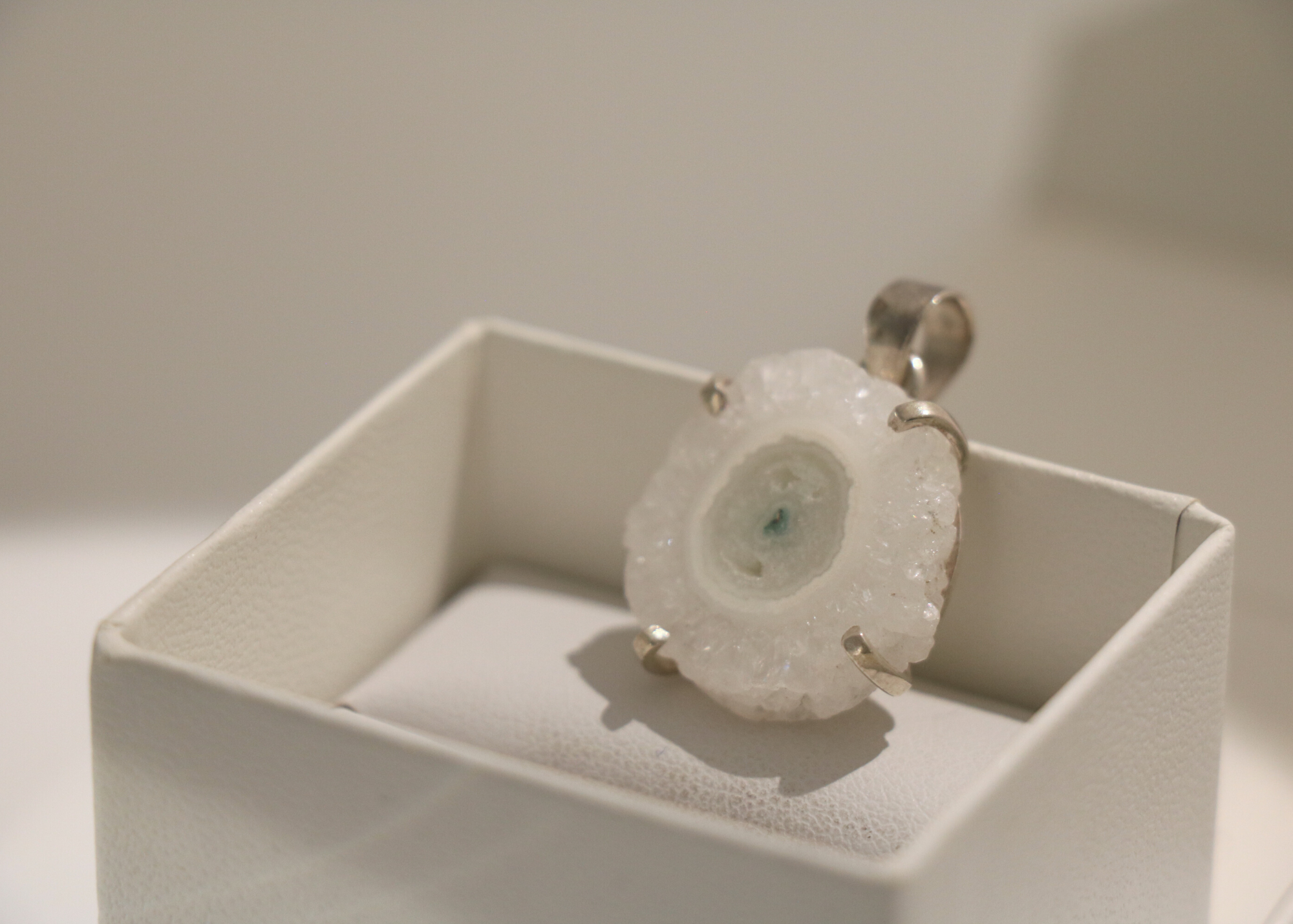 Solar Quartz Pendant、mySite、topwebapps