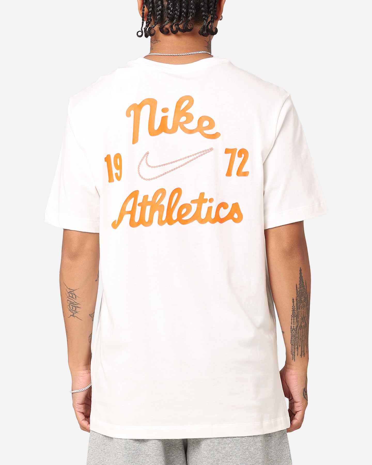 Nike Sportswear Club Essential T-Shirt Sail、mySite、zt4zffjzw