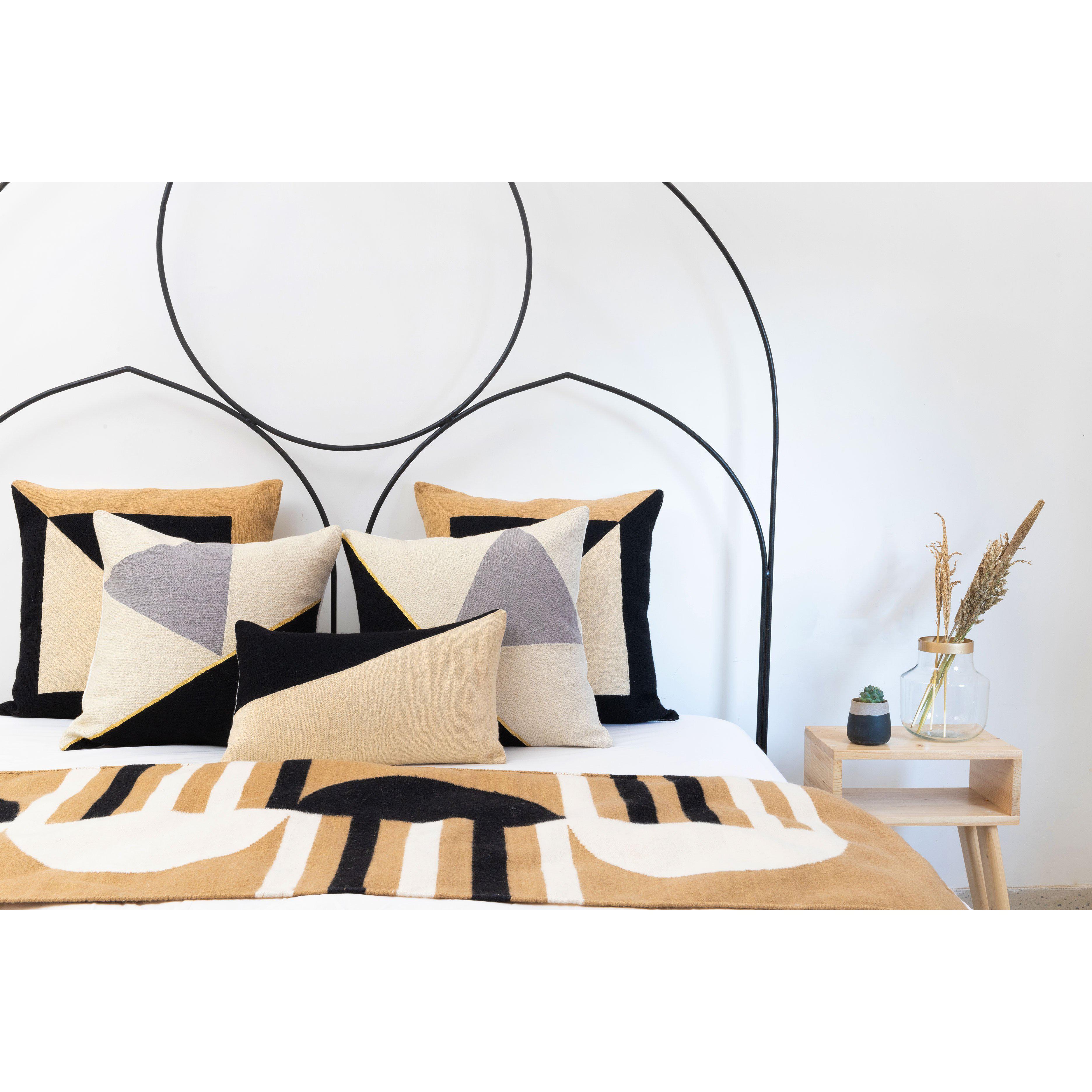 Midnight Cliff Pillow、mySite、gigharbornorthrealestate