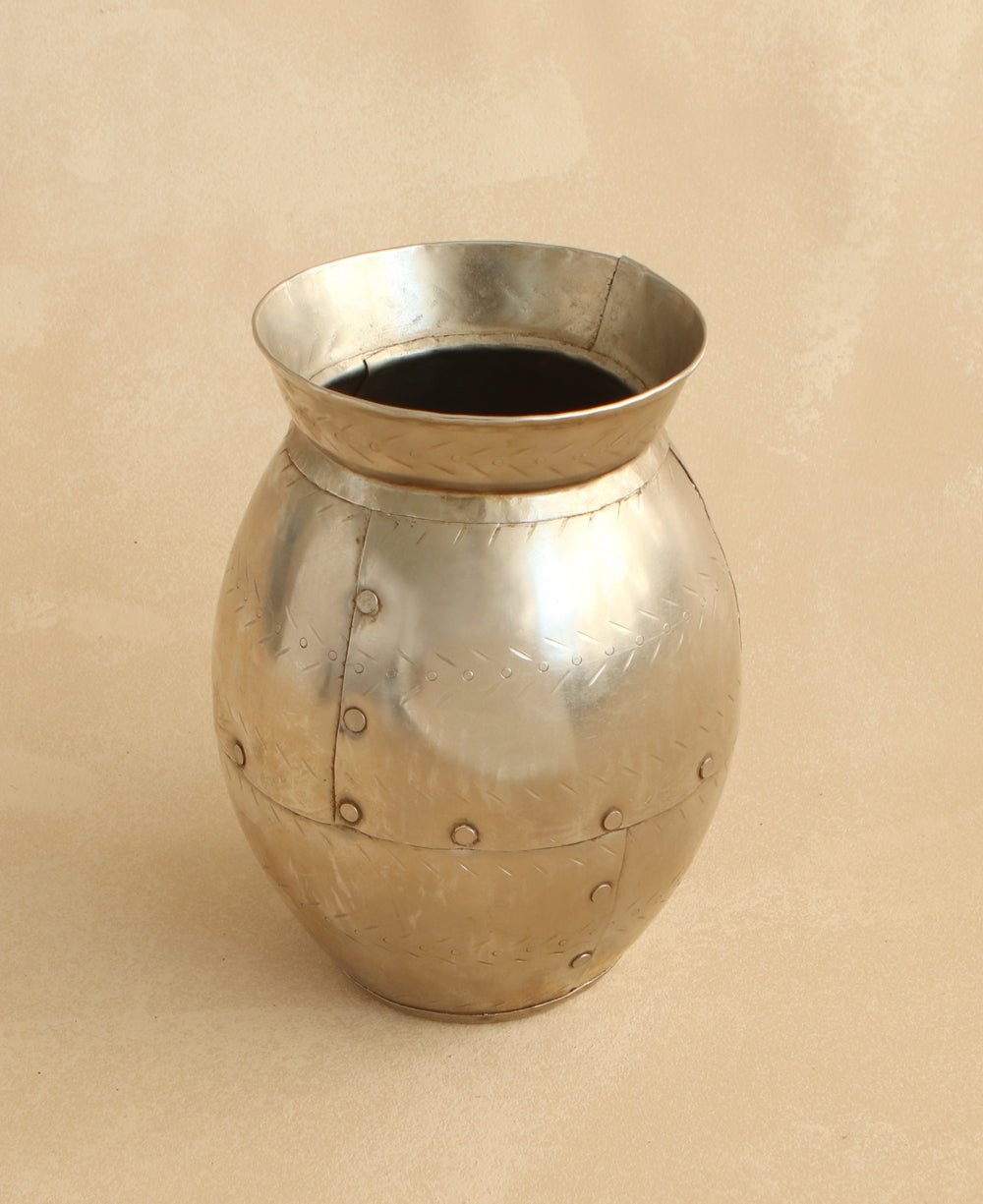Handmade Iron Punched Decorative Vase, India、mySite、topwebapps
