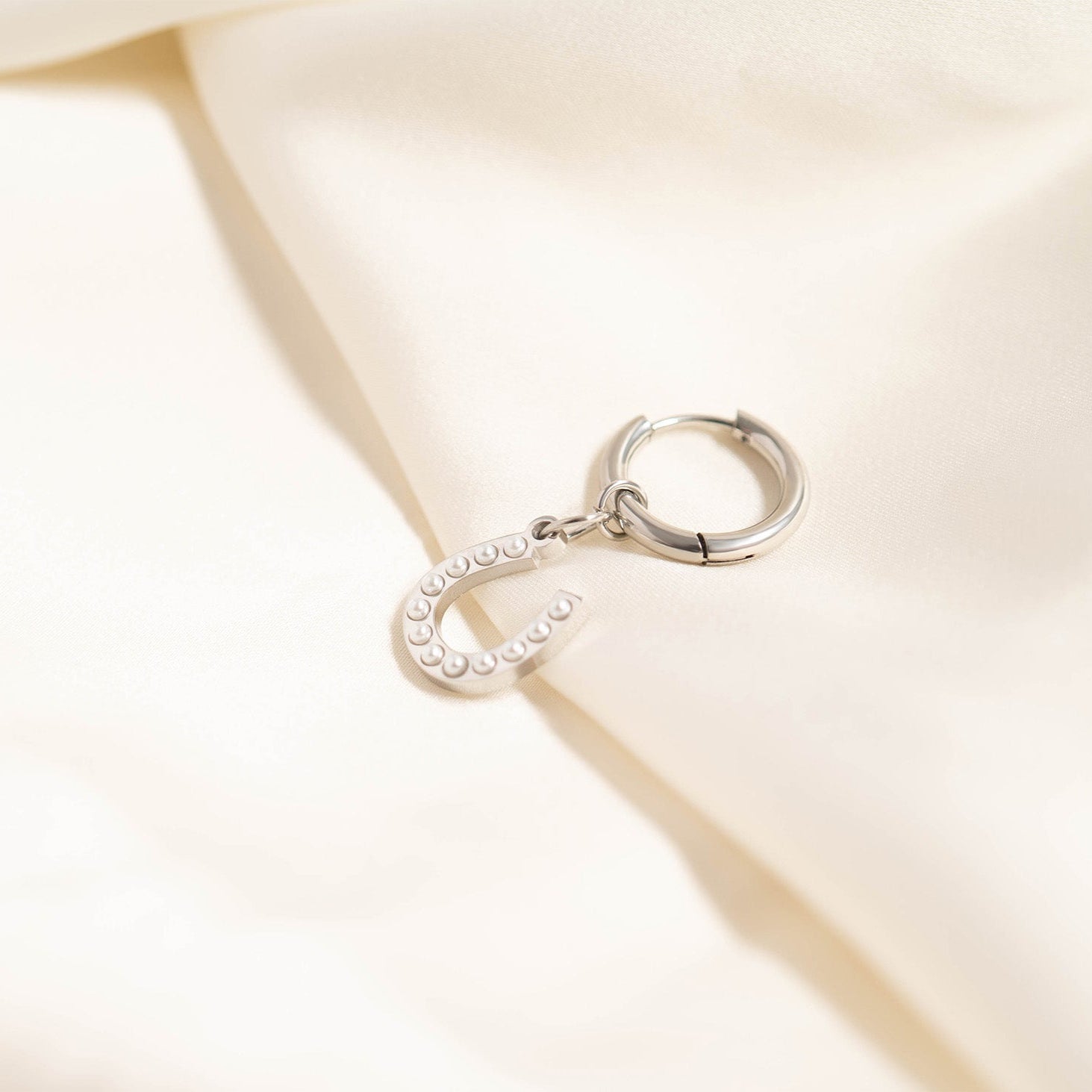 18K Gold PVD Stainless Steel Pearl Horseshoe Charm / PDL0251、mySite、dreamappss