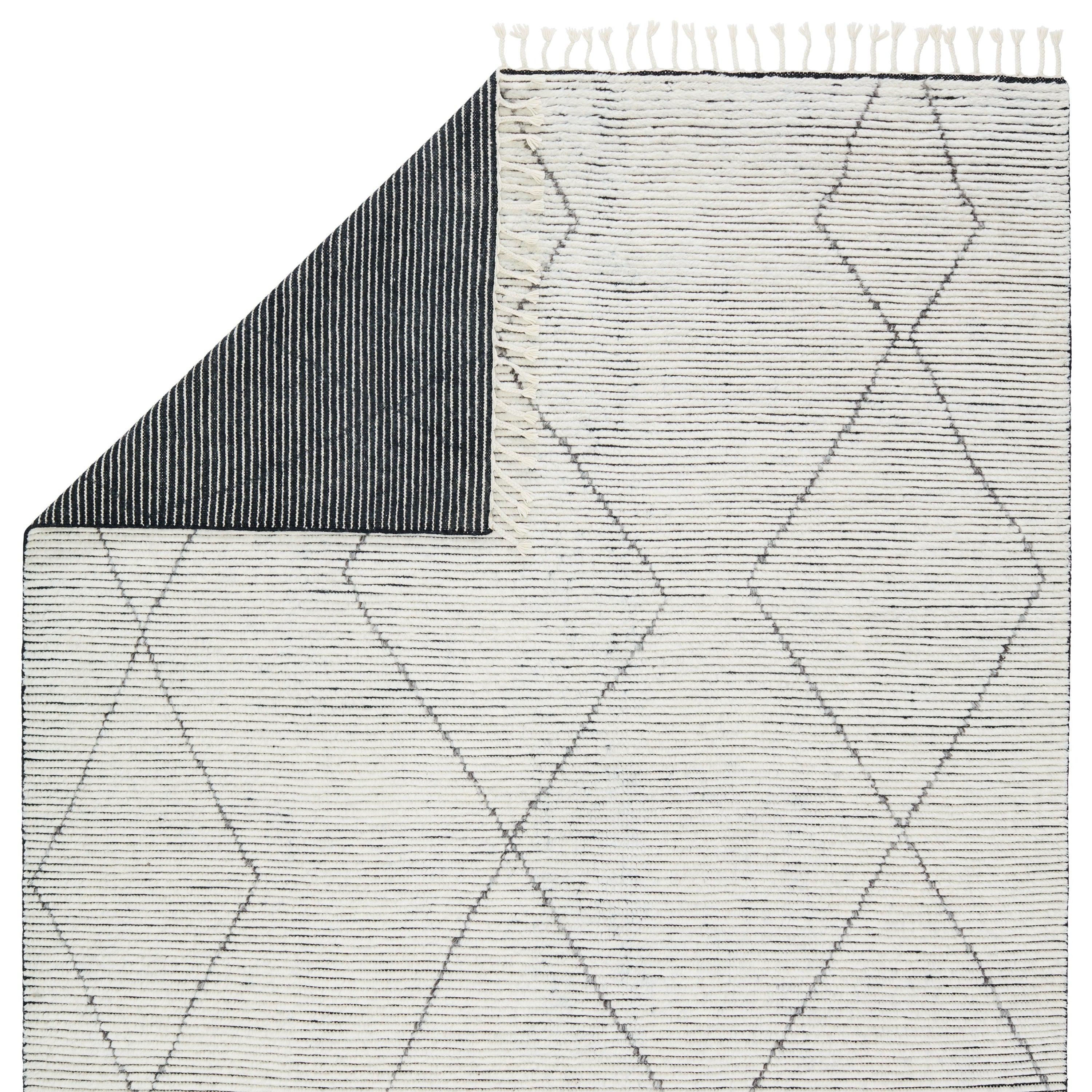 Ammil Hand-Knotted Trellis Cream Black Area Rug、mySite、gigharbornorthrealestate