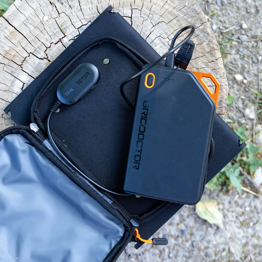 65W Power Bank w/ 15W Solar Panel by Grid Doctor、mySite、solidvoid