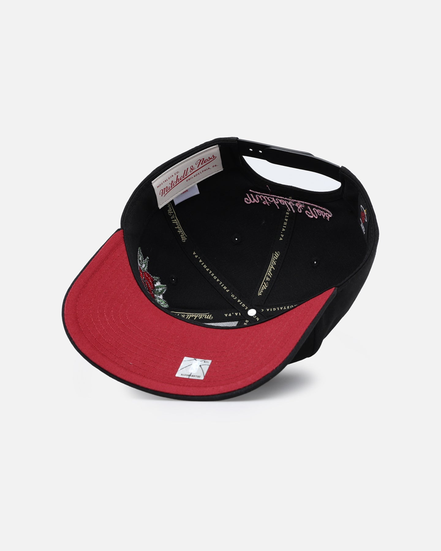 Mitchell & Ness Miami Heat 'Love & Devotion' Pro Crown Snapback Black、mySite、zt4zffjzw