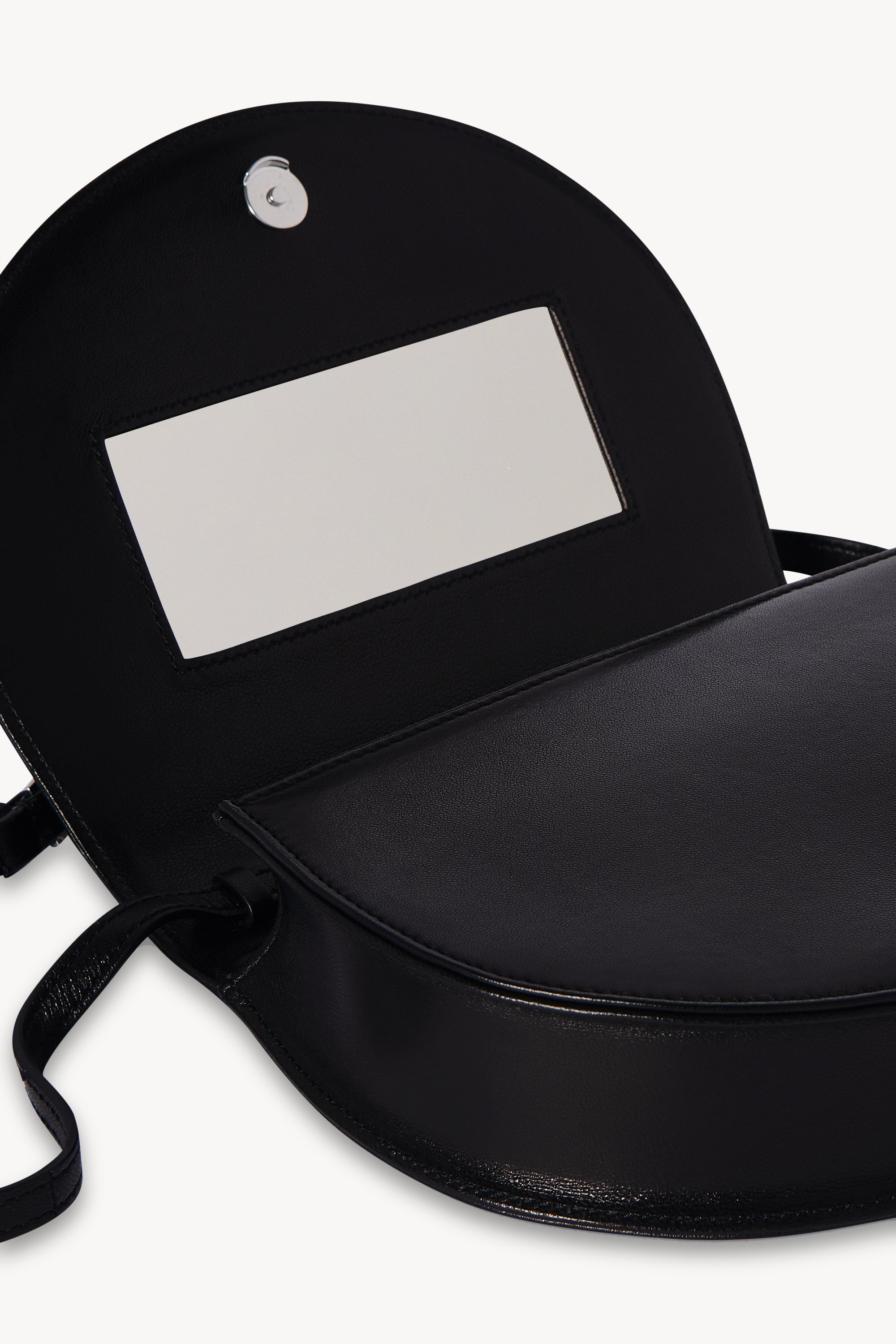 Canteen Bag in Leather、mySite、aoinhome