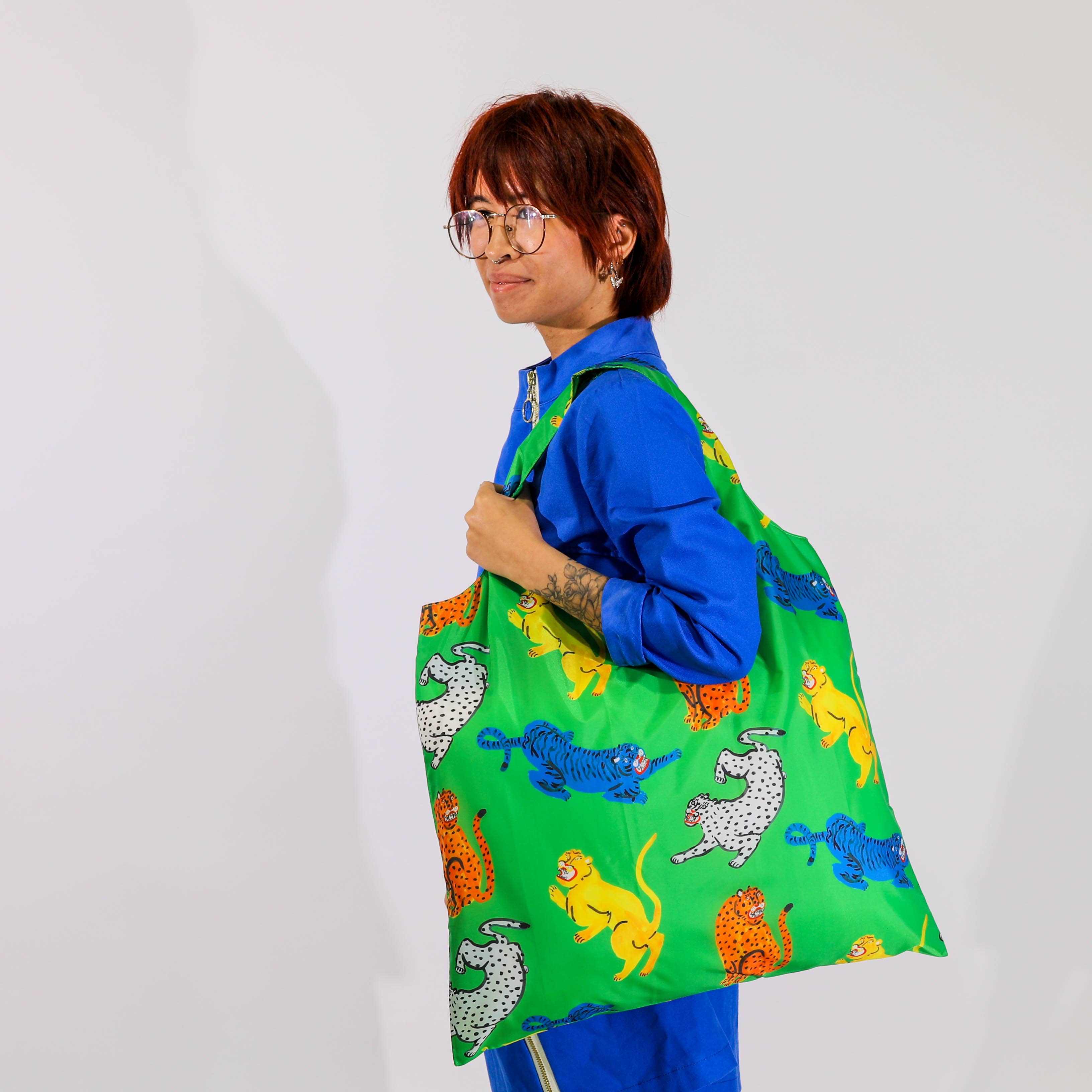 Yellow Owl Workshop - Wild Cats Art Sack、mySite、garagedoors4me