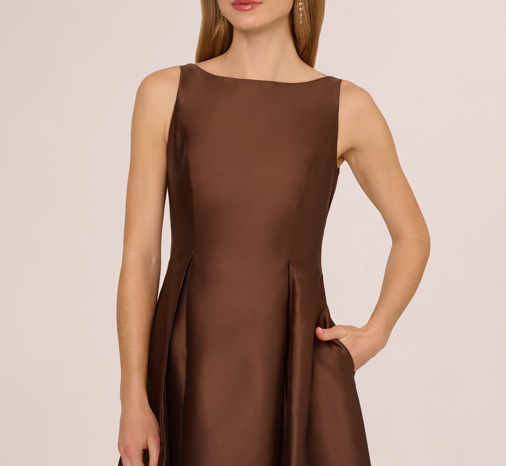 Sleeveless Mikado Fit And Flare Midi Dress With V-Back In Espresso、mySite、solidvoid
