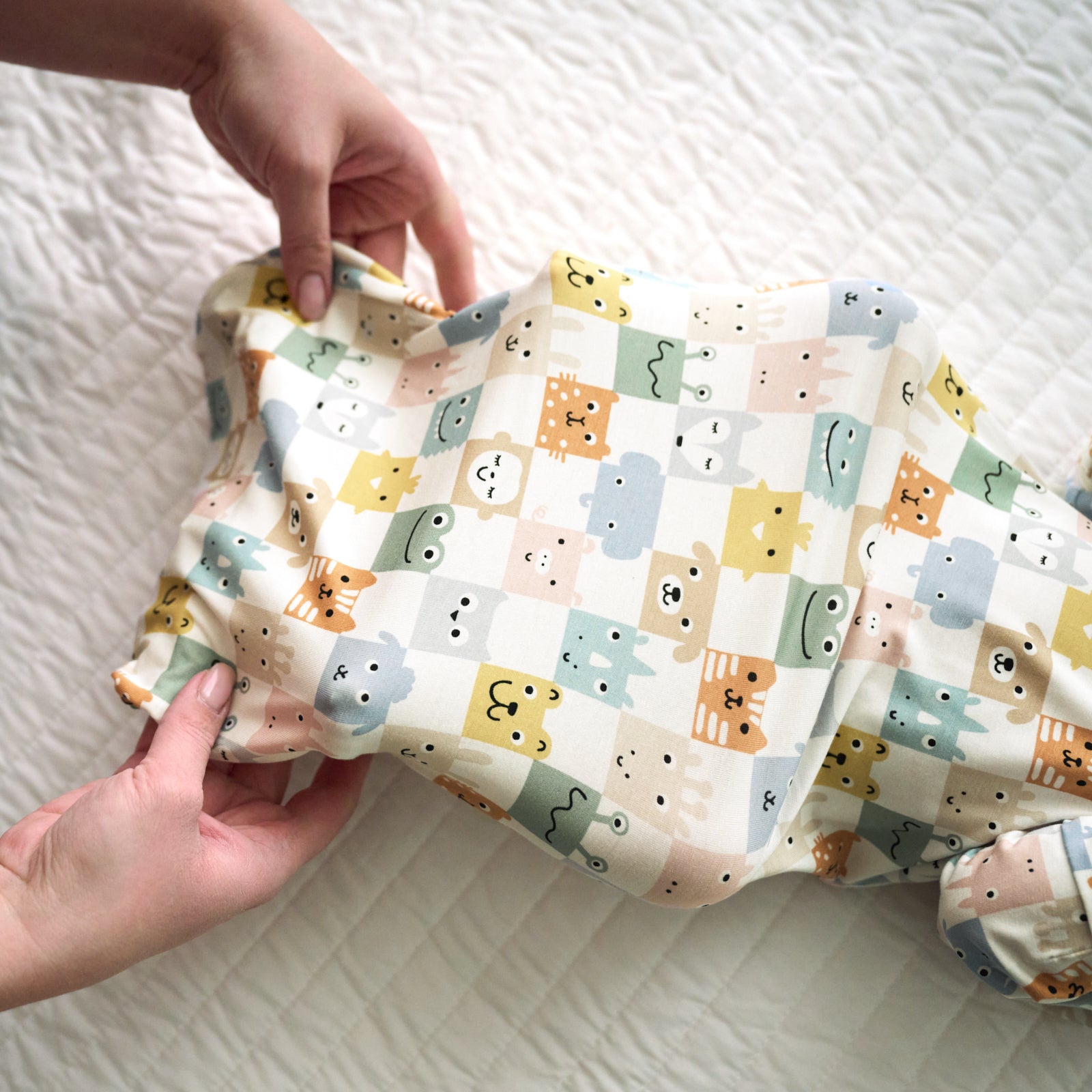 Check Mates Infant Gown、mySite、g9winljtr