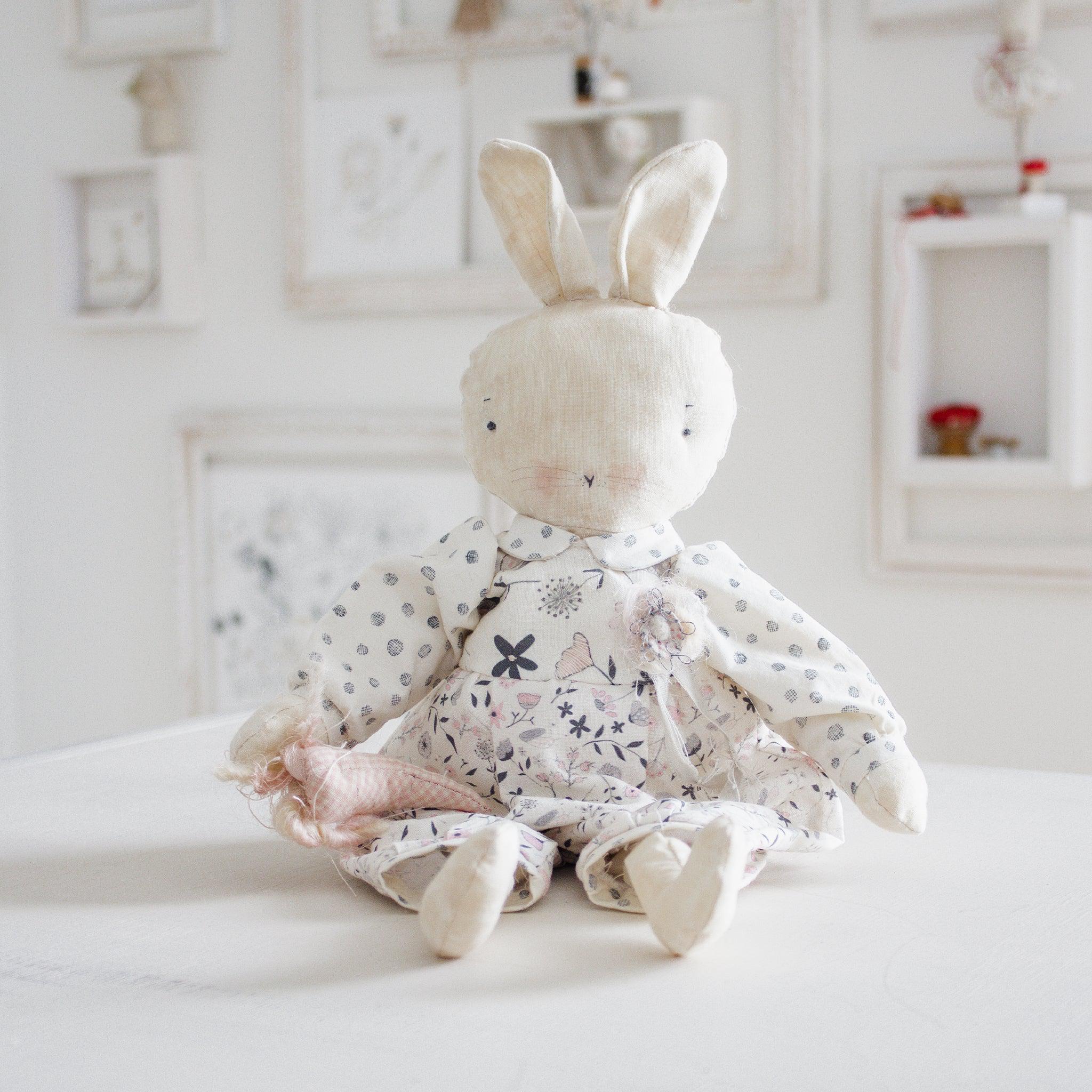 RETIRED - Hutch Studio Original - Gaye Bouquet - Hand-Crafted Cotton Bunny、mySite、g9winljtr