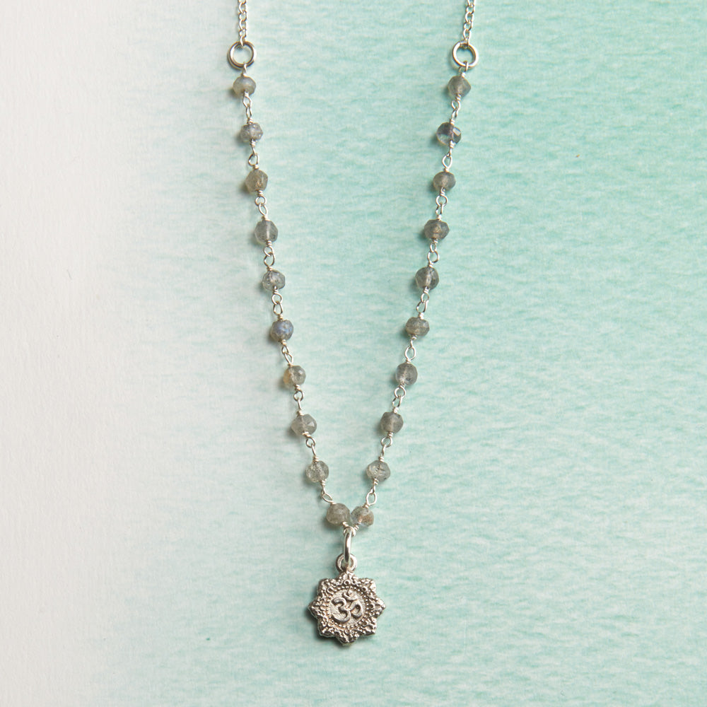 Sterling & Labradorite Om Yoga Necklace、mySite、topwebapps