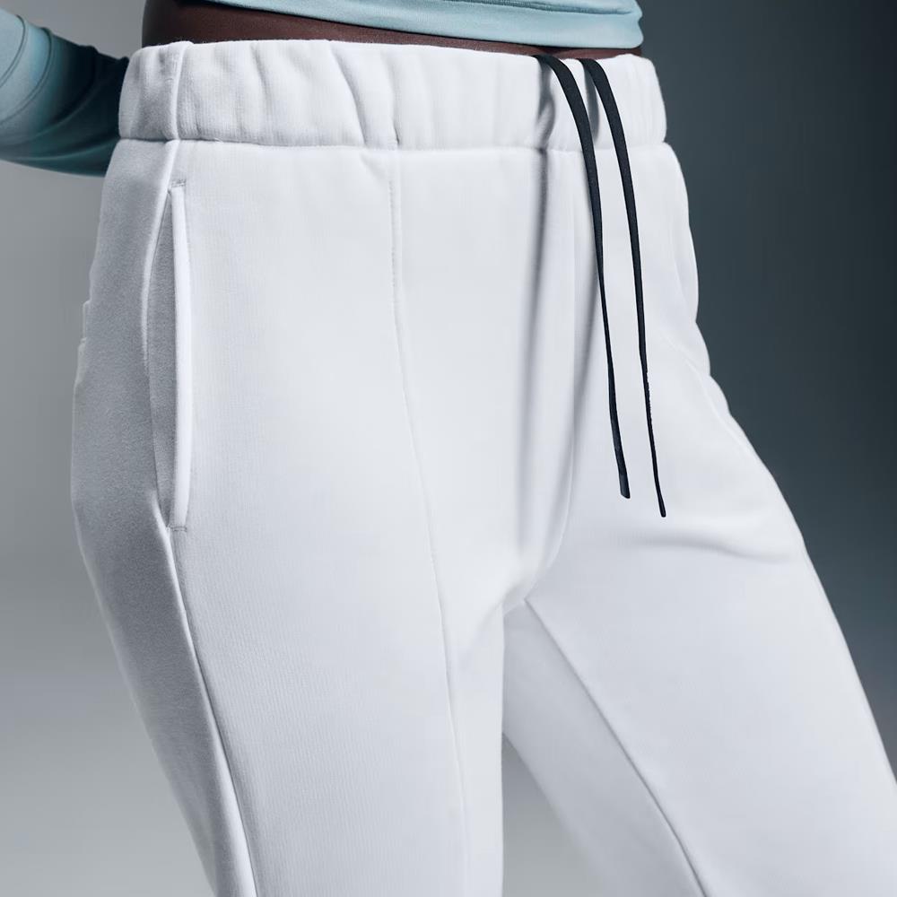 On Women's Club Pant - White