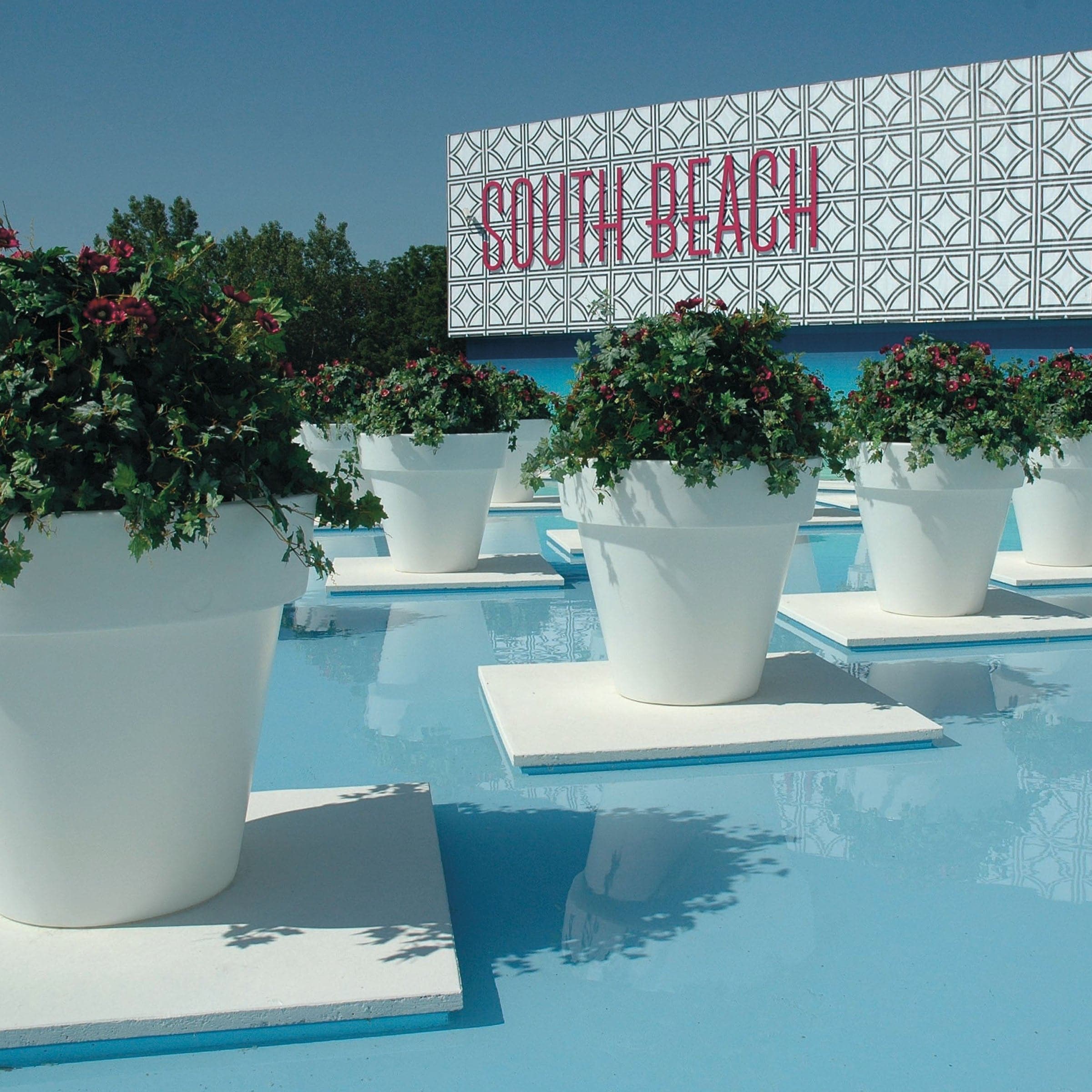 Outdoor Vase VAS FAMILY & BIG BO by Luisa Bocchietto for Serralunga、mySite、neckold