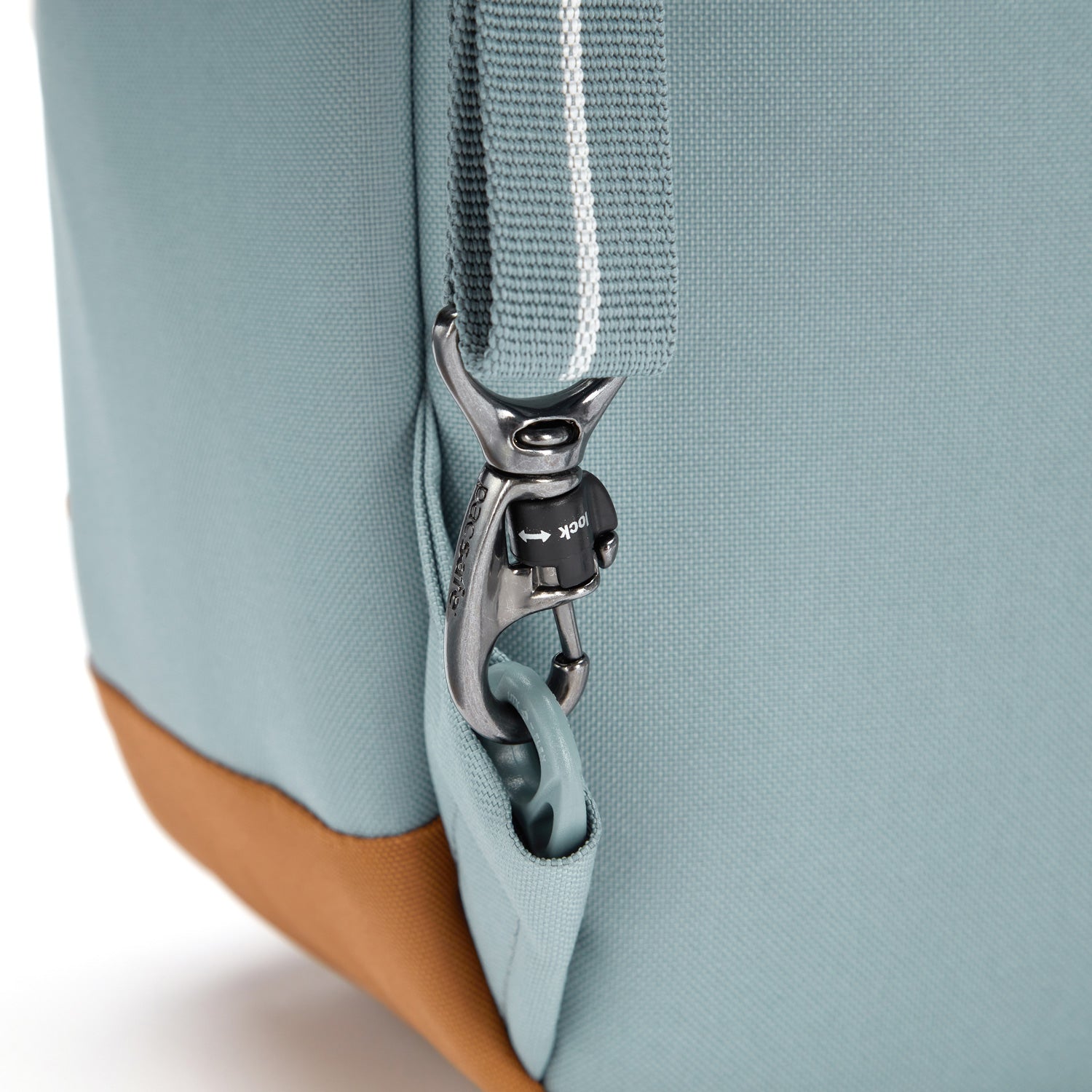 Pacsafe® GO 15L anti-theft backpack、mySite、garagedoors4me