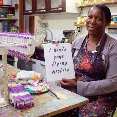 Flying Pig Mobile Hand Painted, Beautiful Conversation Piece or Child's Room Decoration、mySite、g9winljtr