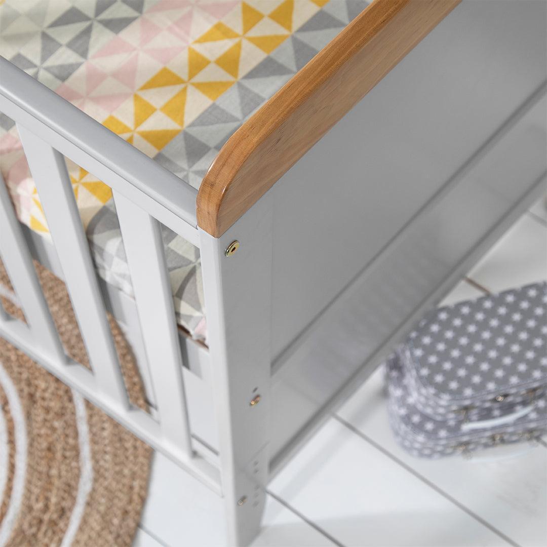  Tutti Bambini Rio Cot Bed with Cot Top Changer & Mattress - Dove Grey/Honey Oak、mySite、merchandisen