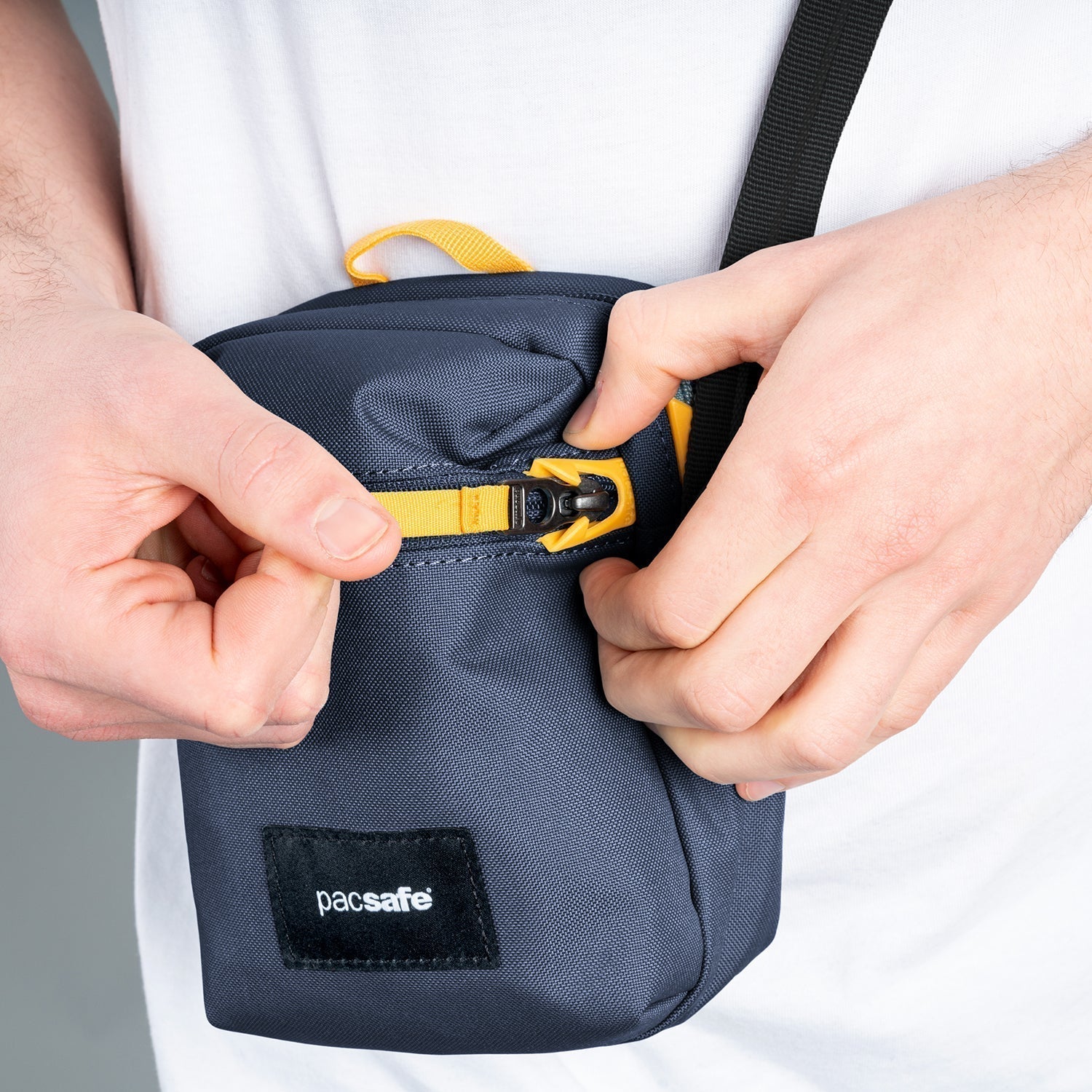 Pacsafe® GO anti-theft micro crossbody、mySite、garagedoors4me
