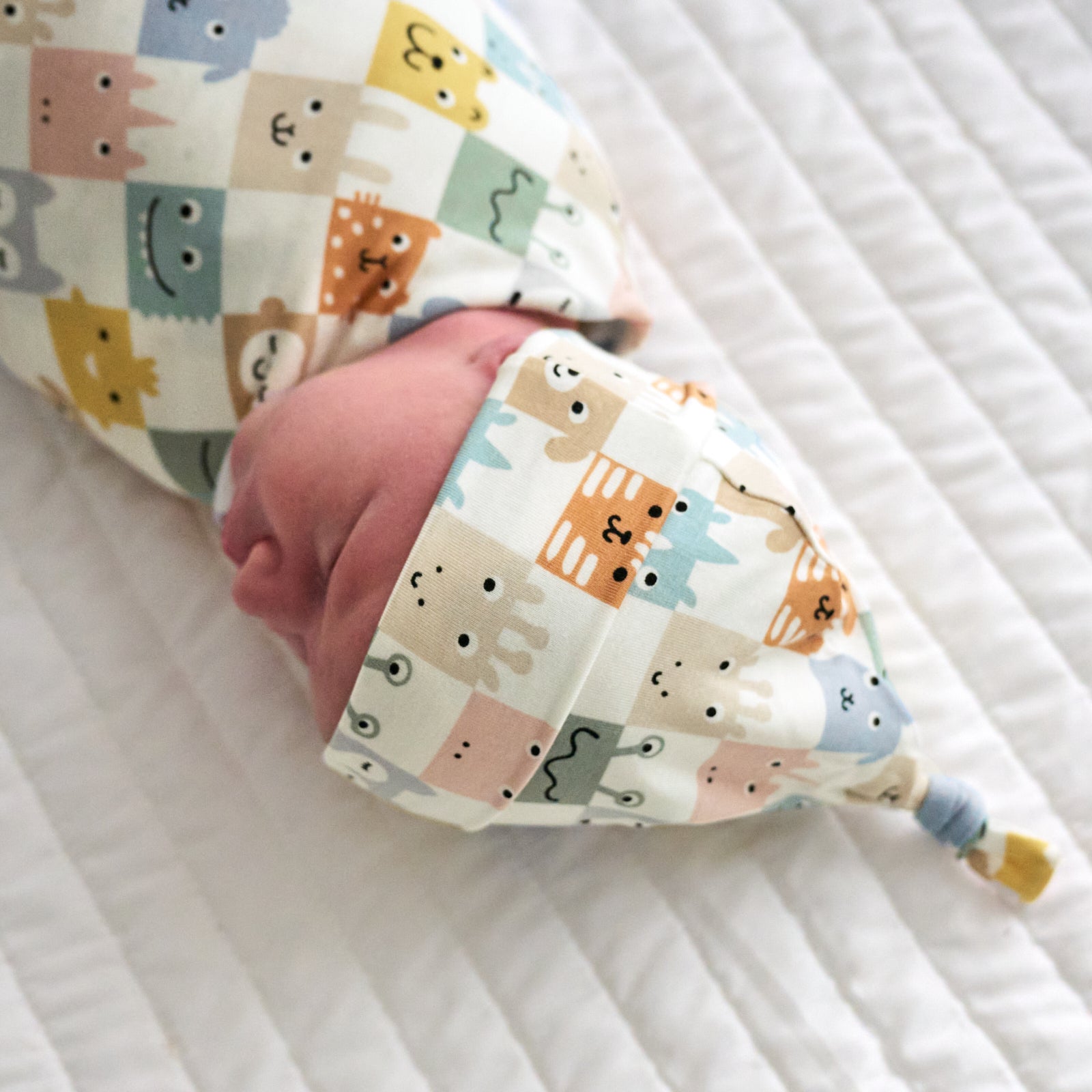 Check Mates Swaddle & Hat Set、mySite、g9winljtr