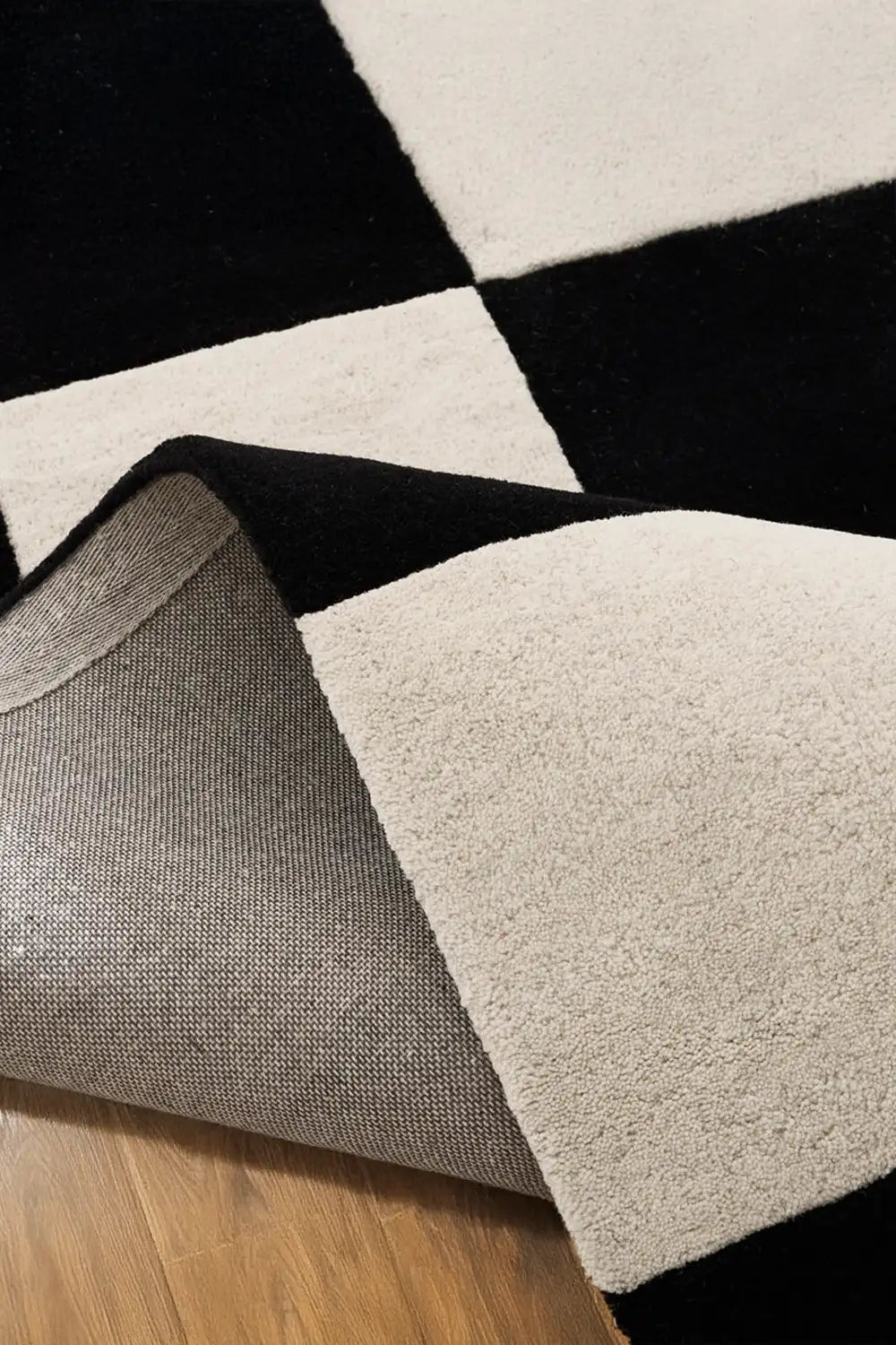 Black and White Large Checkered Hand Tufted Wool Area Rug、mySite、gigharbornorthrealestate