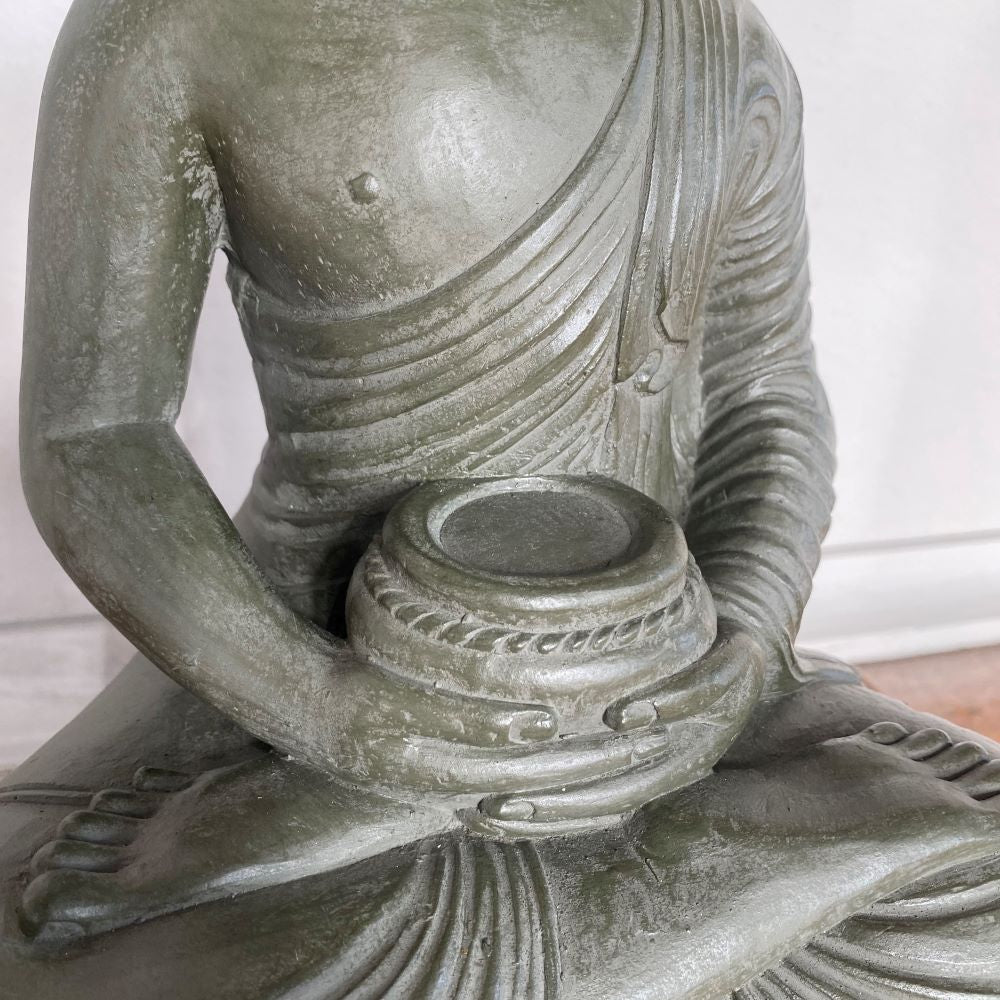 Buddha with Alms Bowl on Lotus Throne、mySite、topwebapps
