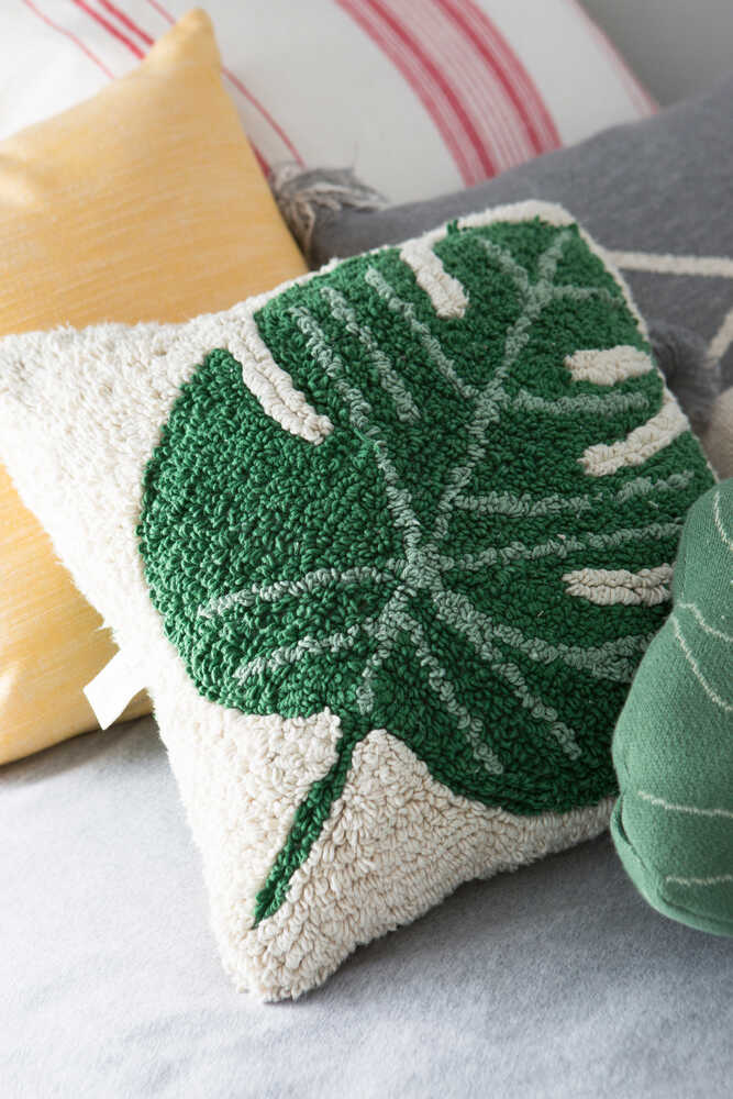 THROW PILLOW MONSTERA、mySite、gigharbornorthrealestate