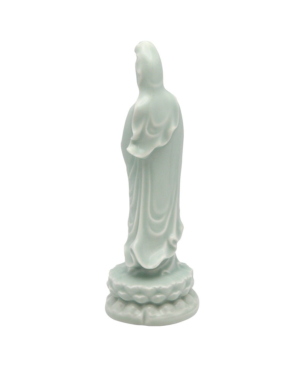 Celadon Ceramic Serene Kuan Yin Statue、mySite、topwebapps