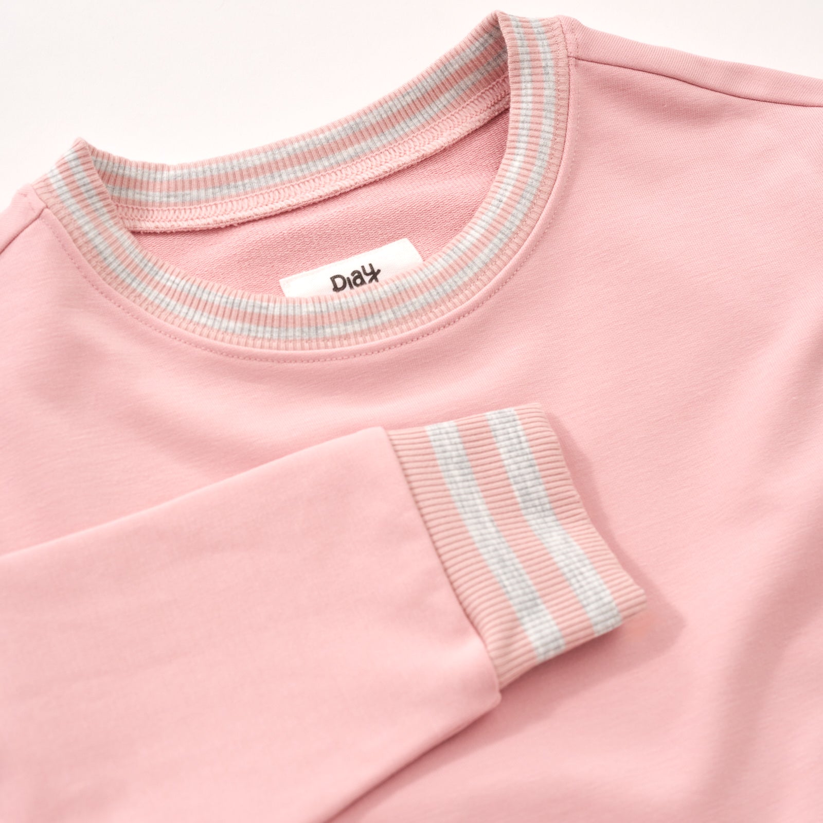 Mauve Blush Pocket Crewneck、mySite、g9winljtr