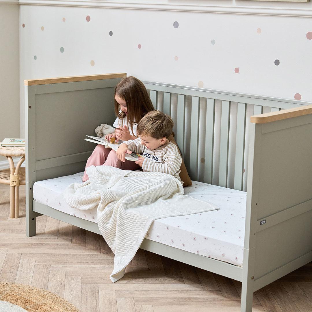  Tutti Bambini Misha Cot Bed - Sage / Golden Oak、mySite、merchandisen