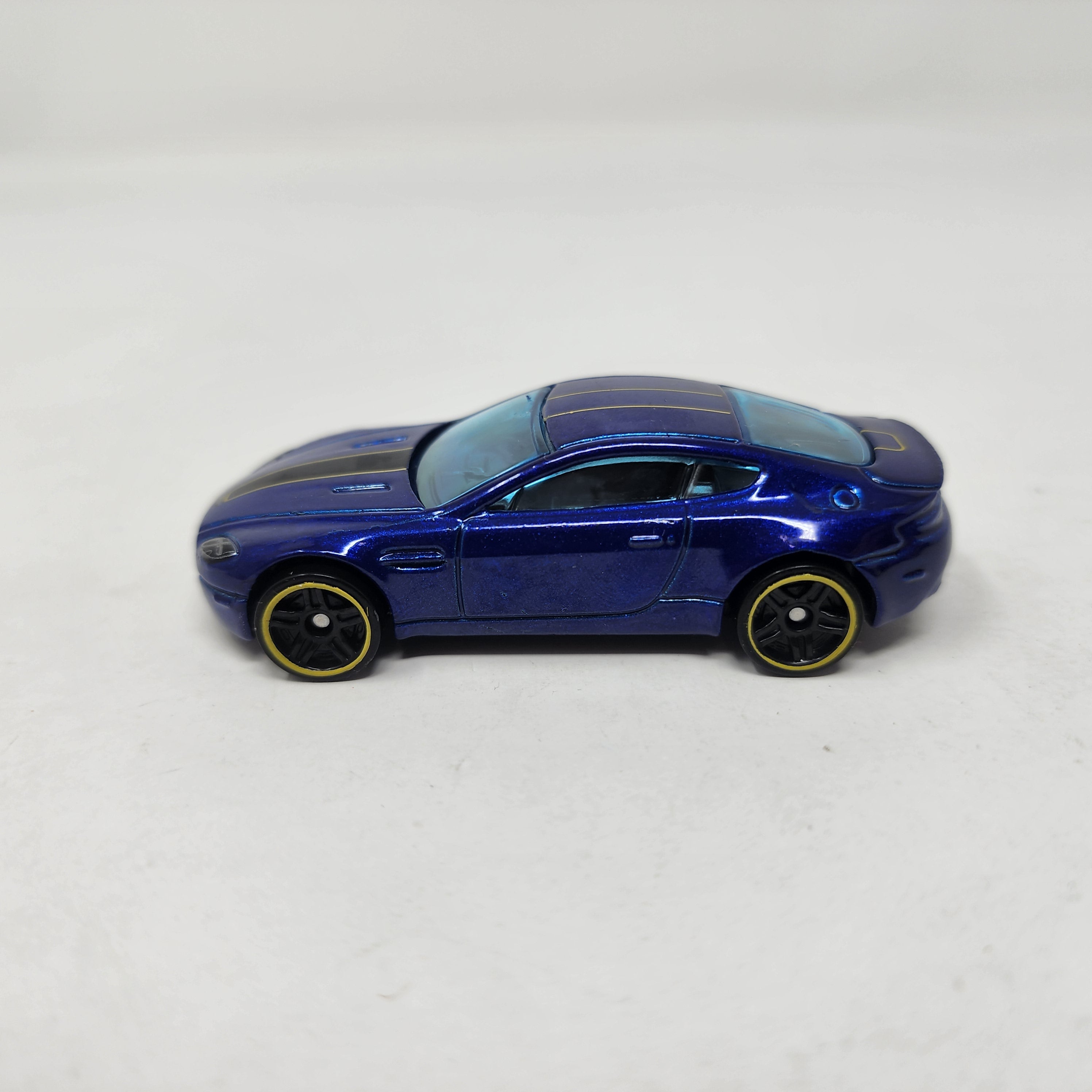 Aston Martin V8 Vantage * Hot Wheels Loose 1:64 Scale Diecast、mySite、hgirdovlk