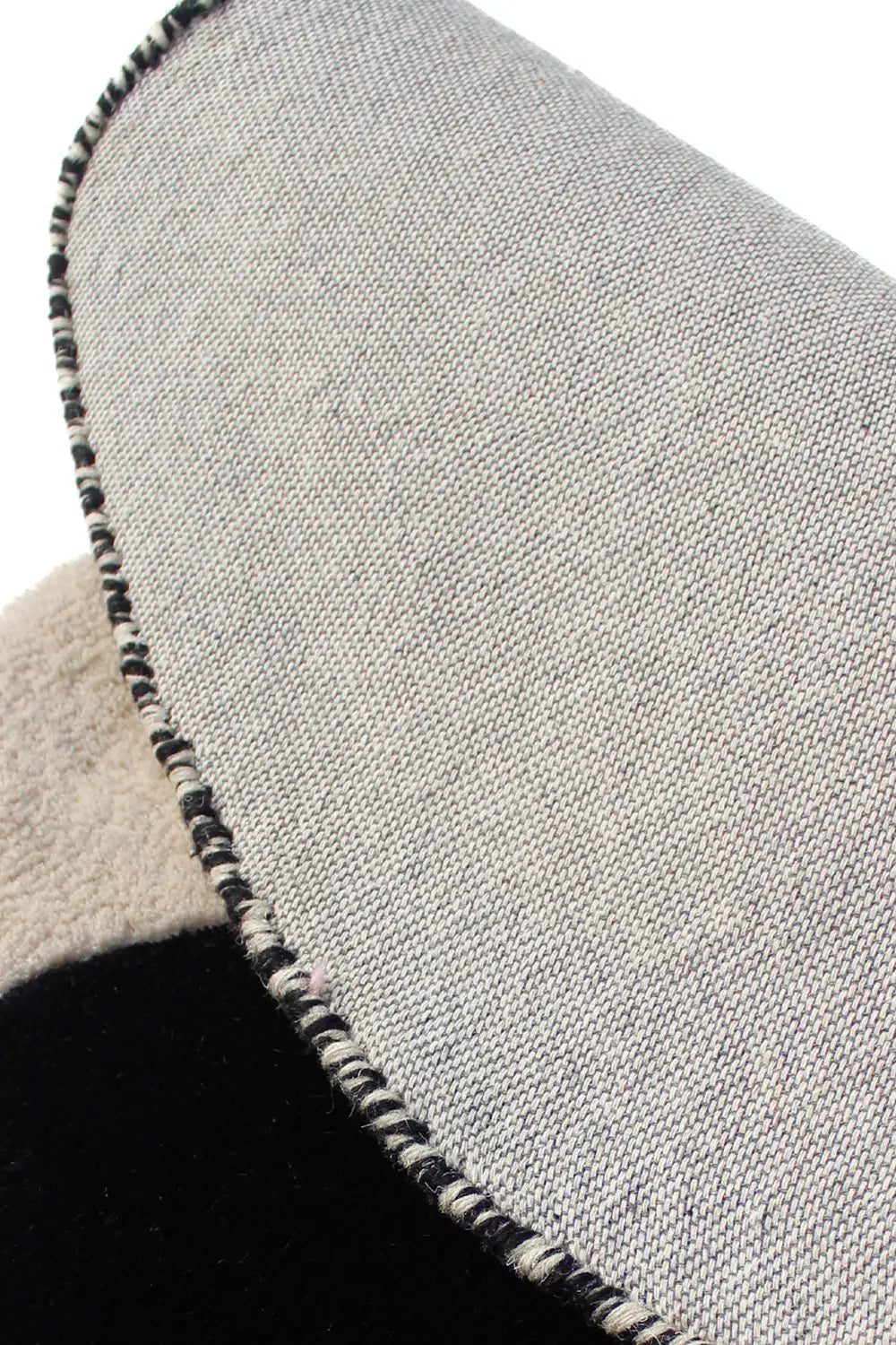 Black and White Zig Zag Round Hand Tufted New Zealand Wool Rug、mySite、gigharbornorthrealestate