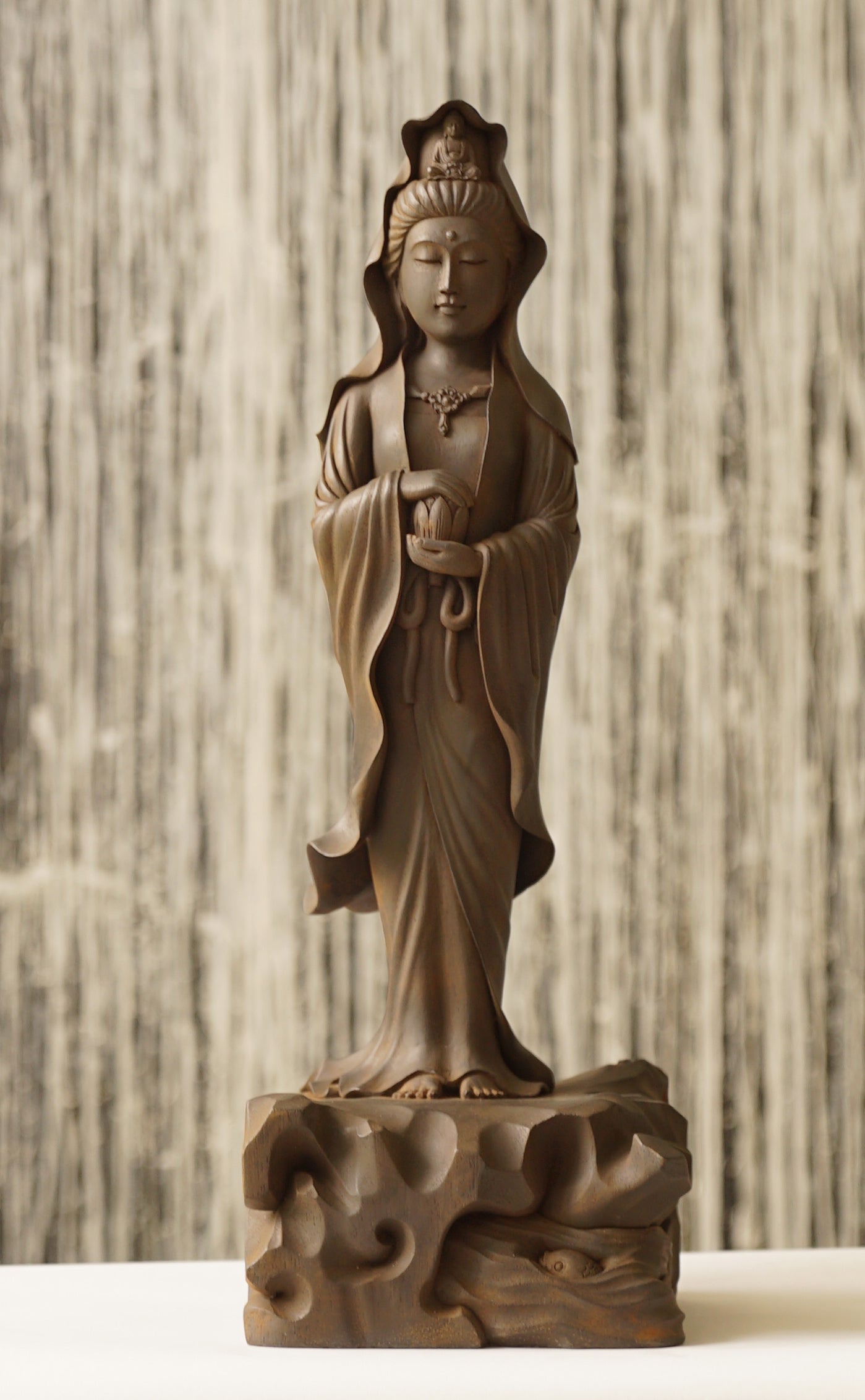 Kwan Yin Standing on Rocky Shores、mySite、topwebapps