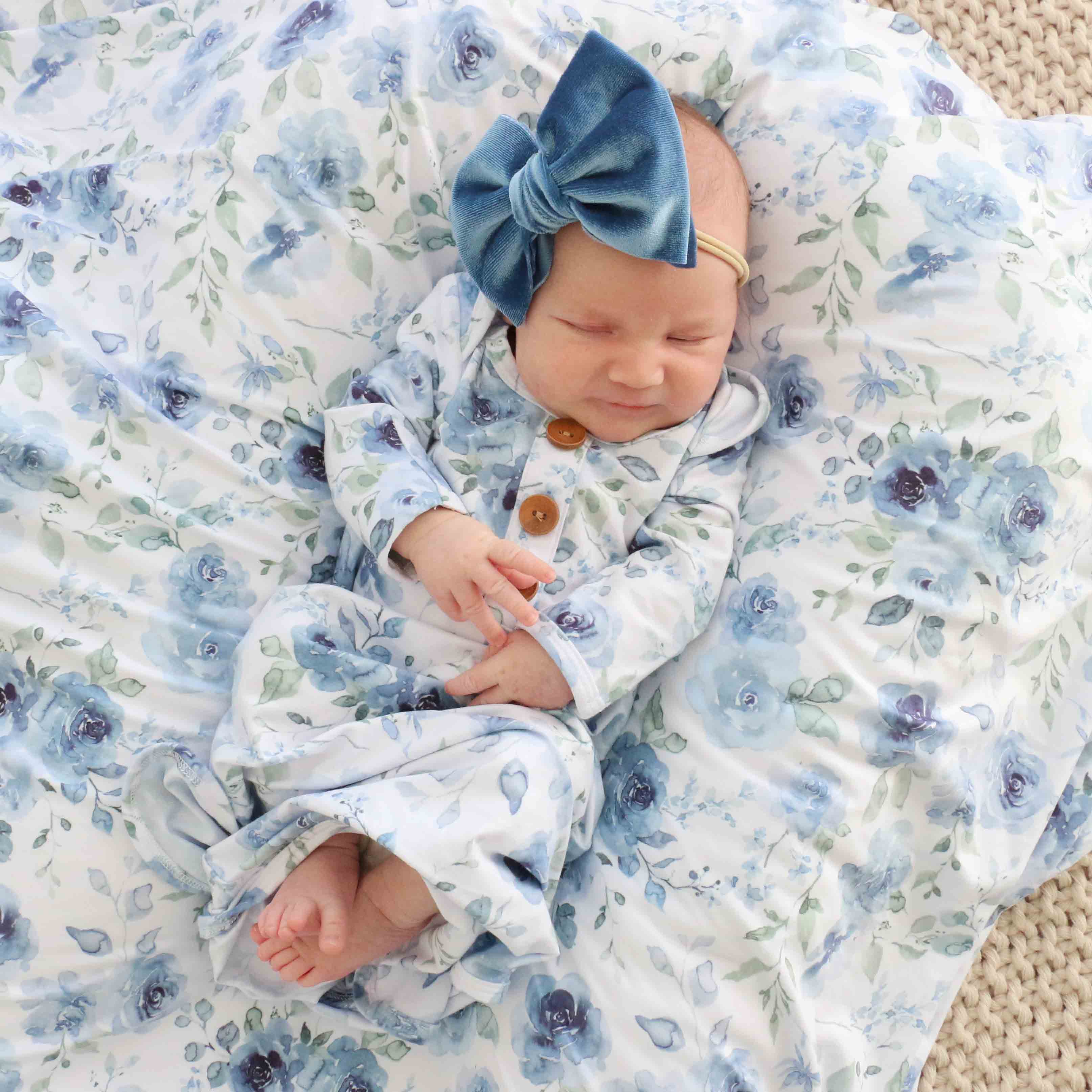  Bailey's Blue Floral Newborn Baby Knot Gown & Hat Set、mySite、layawaytickets