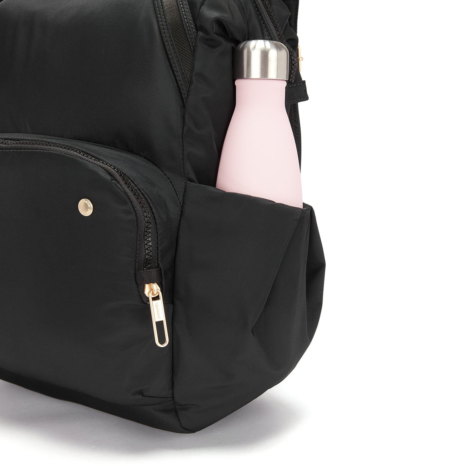 Pacsafe® CX anti-theft backpack、mySite、garagedoors4me