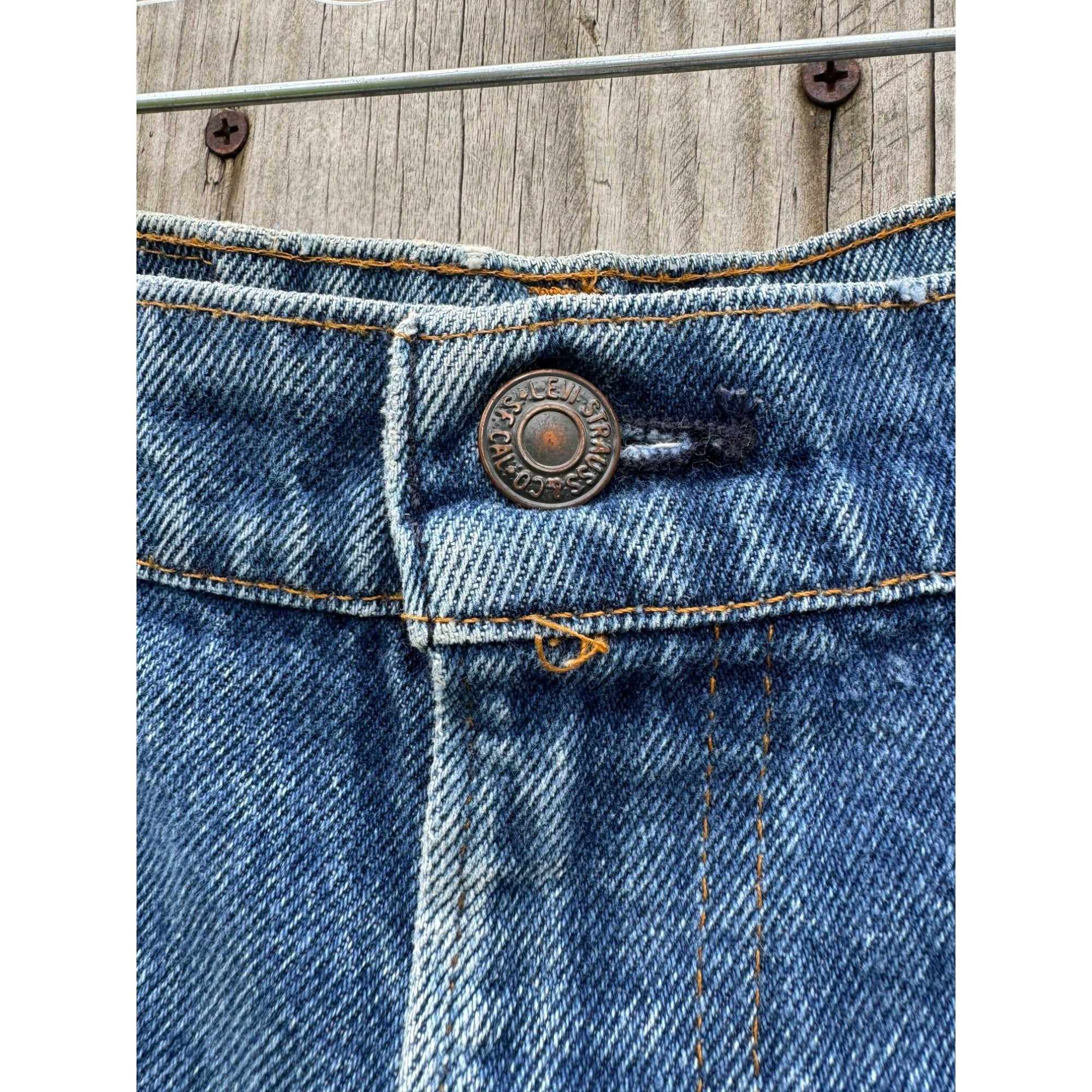 80's Levi's 517 Medium Wash Cut Off Raw Hem Denim Jean Shorts Size 36、mySite、garagedoors4me