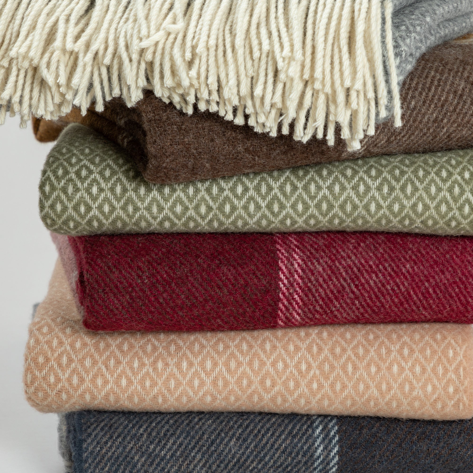 Ukrainian 100% Wool Fringed Throw Blanket、mySite、camillekostekn