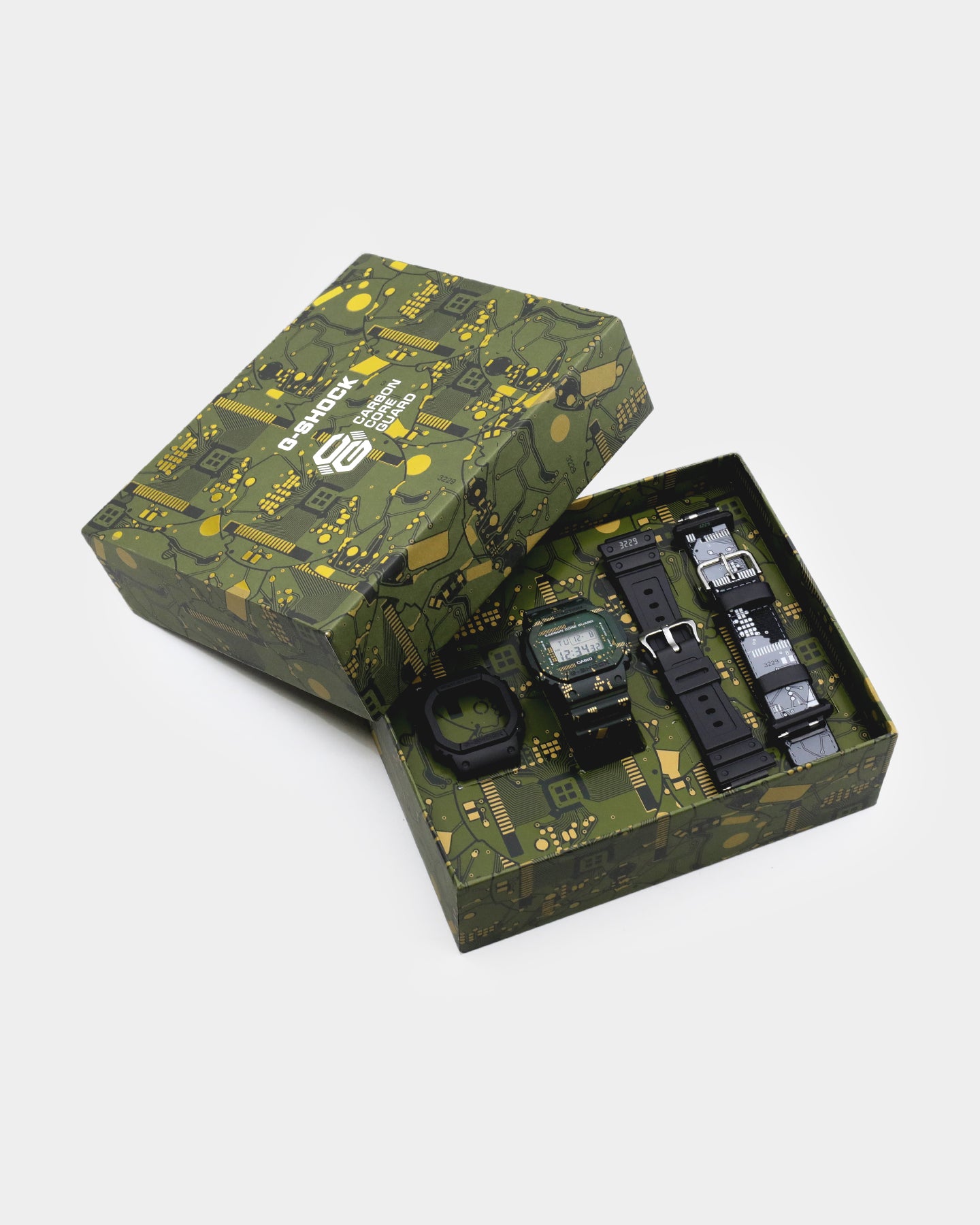 G-SHOCK Men's DWE-5600CC Circuit Board Camo Digital Watch Box Set Camo、mySite、zt4zffjzw