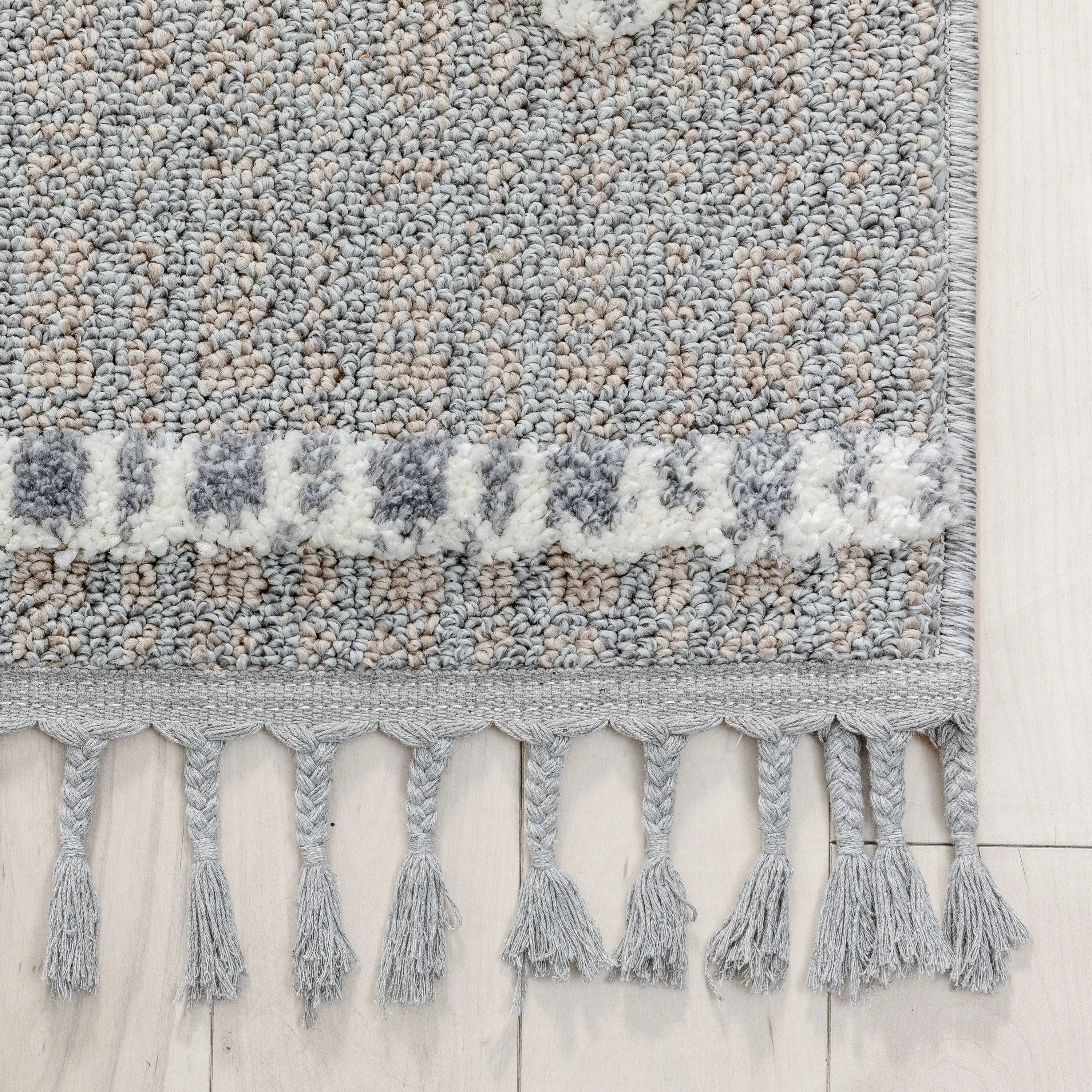 Savannah Tribal Geometric Pattern Ivory High-Low Textured Rug、mySite、gigharbornorthrealestate