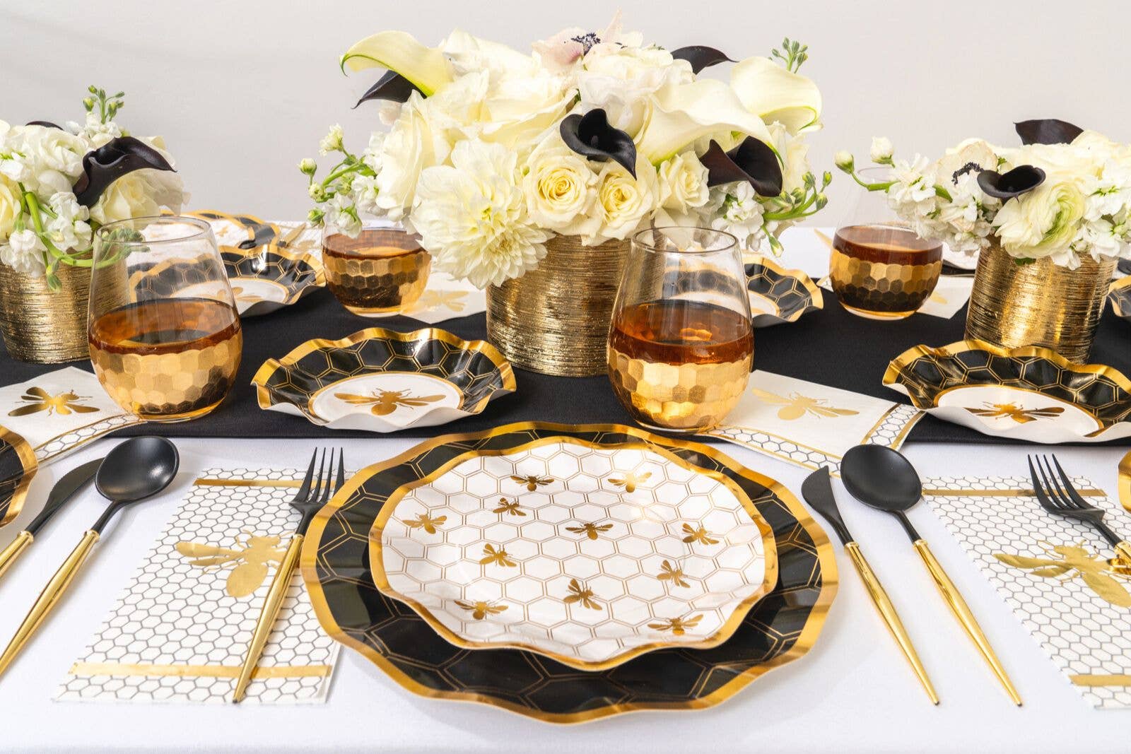 Honeybee Wavy Paper Side Plates - Set of 8、mySite、topwebapps
