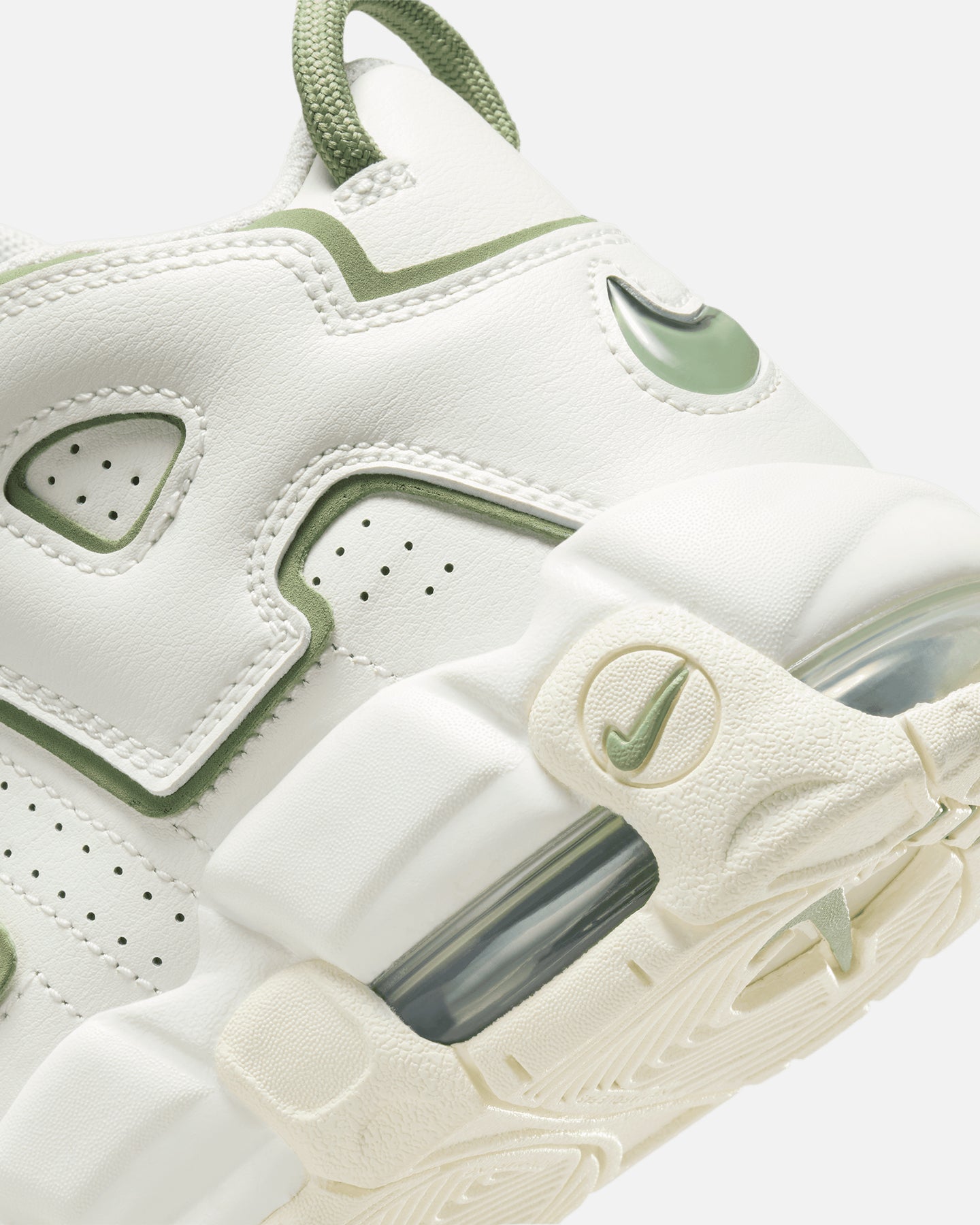 Nike Kids' Air More Uptempo (GS) Sail/Oil Green、mySite、zt4zffjzw