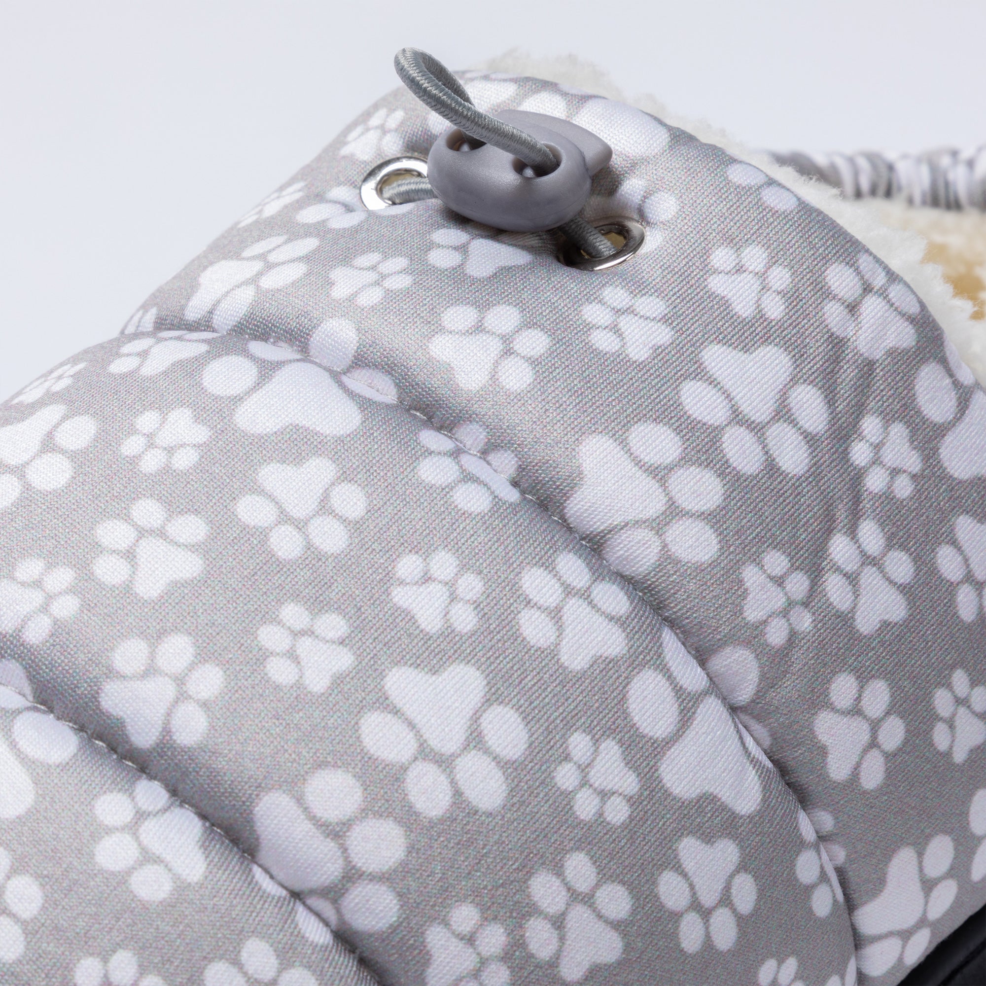 Paw Print Puffy Fleece-Lined Slippers with Toggle、mySite、camillekostekn