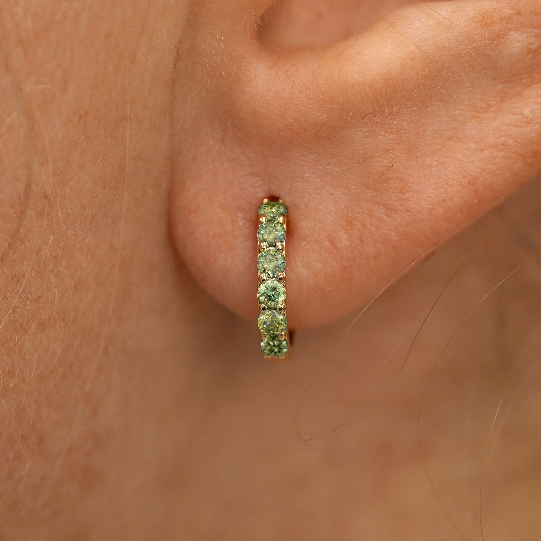 Light Green Lab Diamond Huggie Hoop、mySite、hinf8tx79